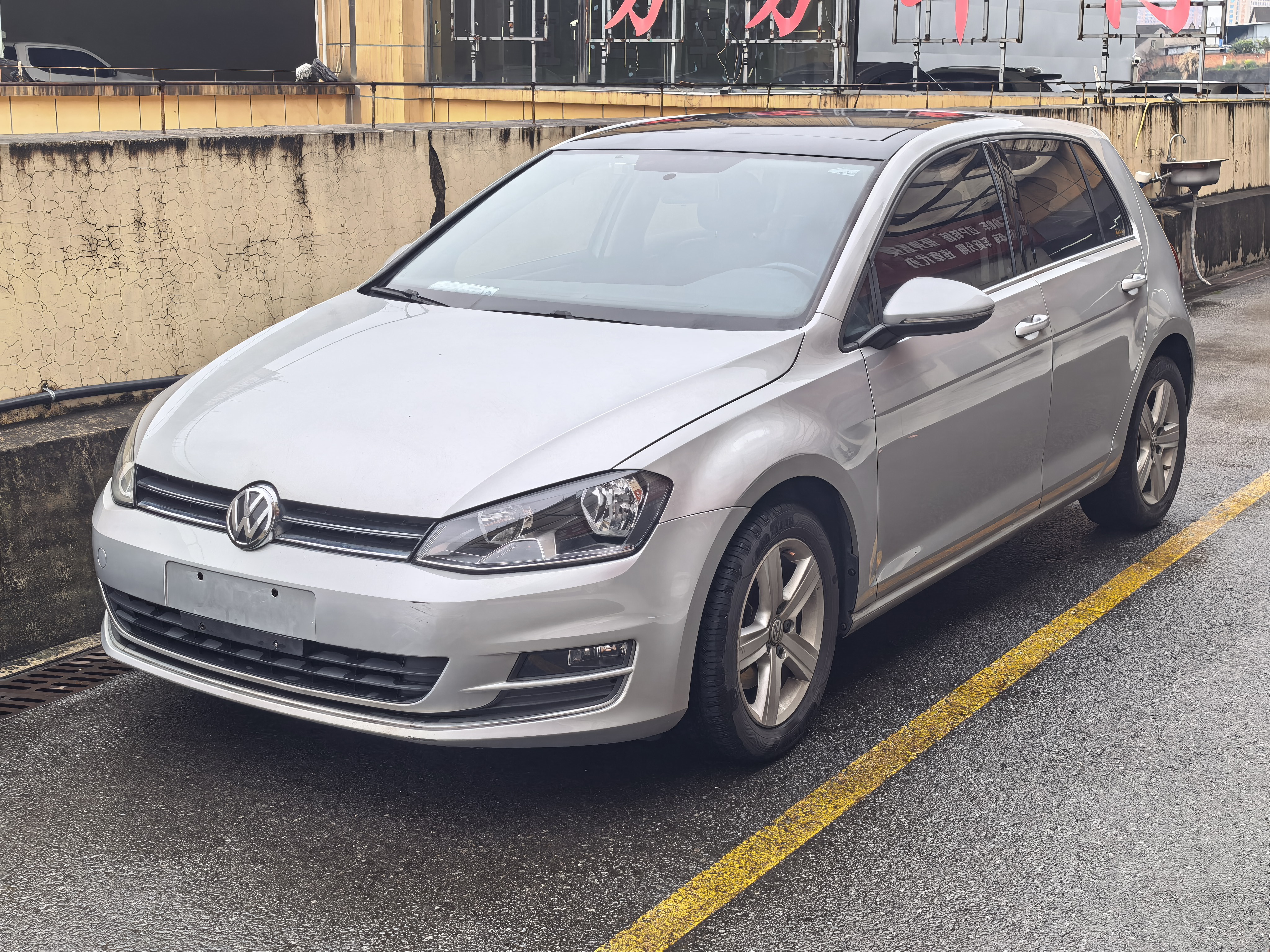 Volkswagen Golf 2015 car image #2