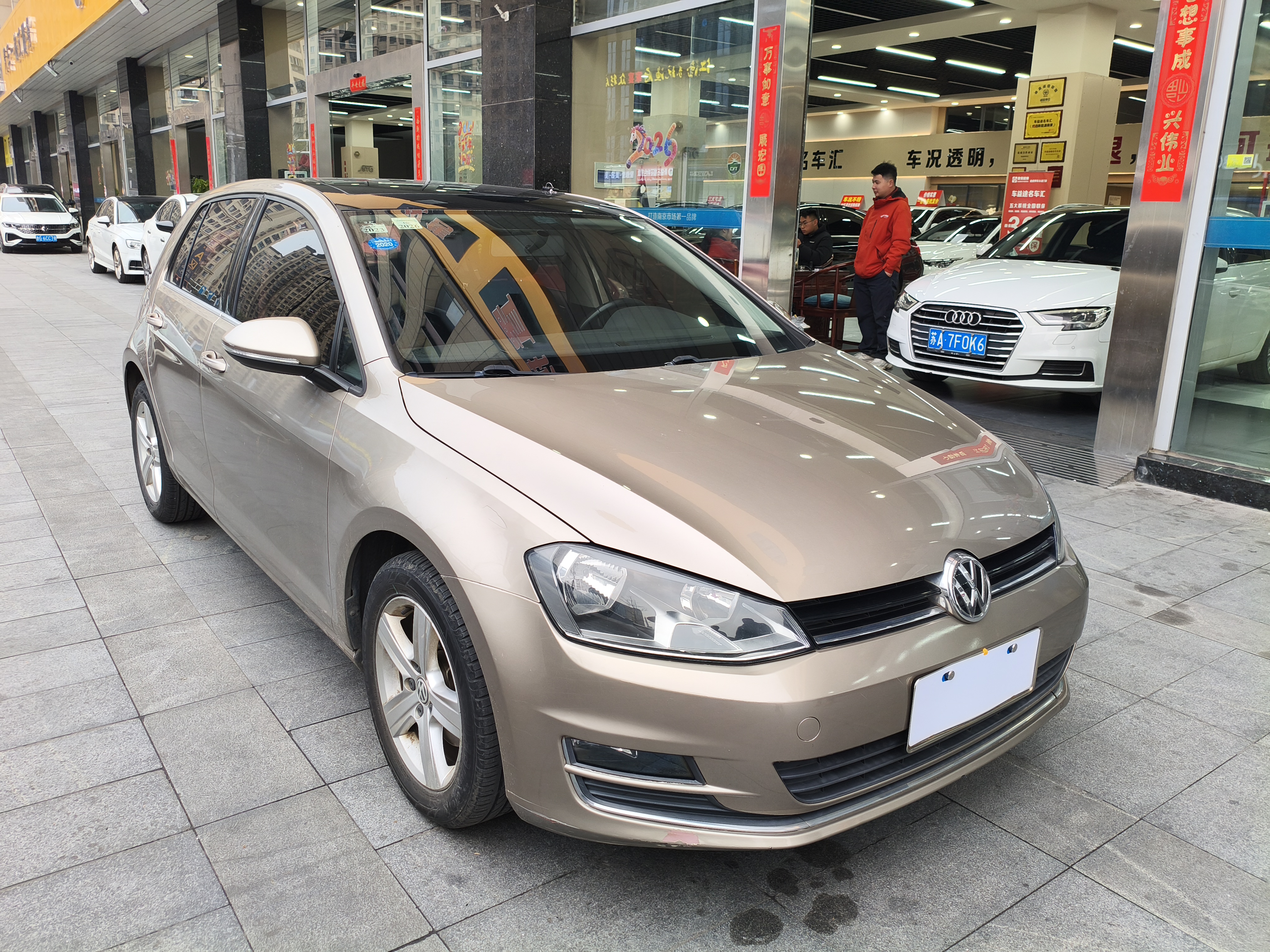 Volkswagen Golf 2015 car image #2