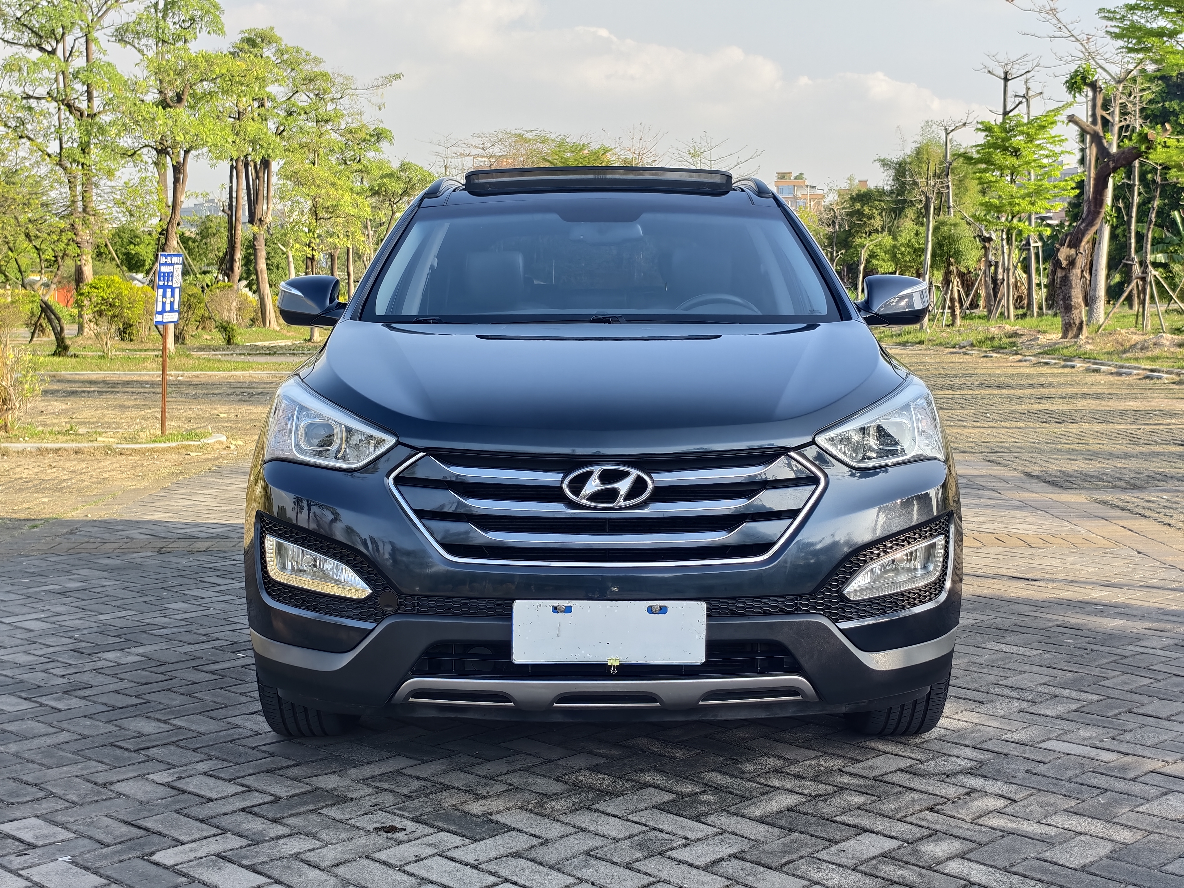 Hyundai Santa Fe (Imported) 2013 car image #2