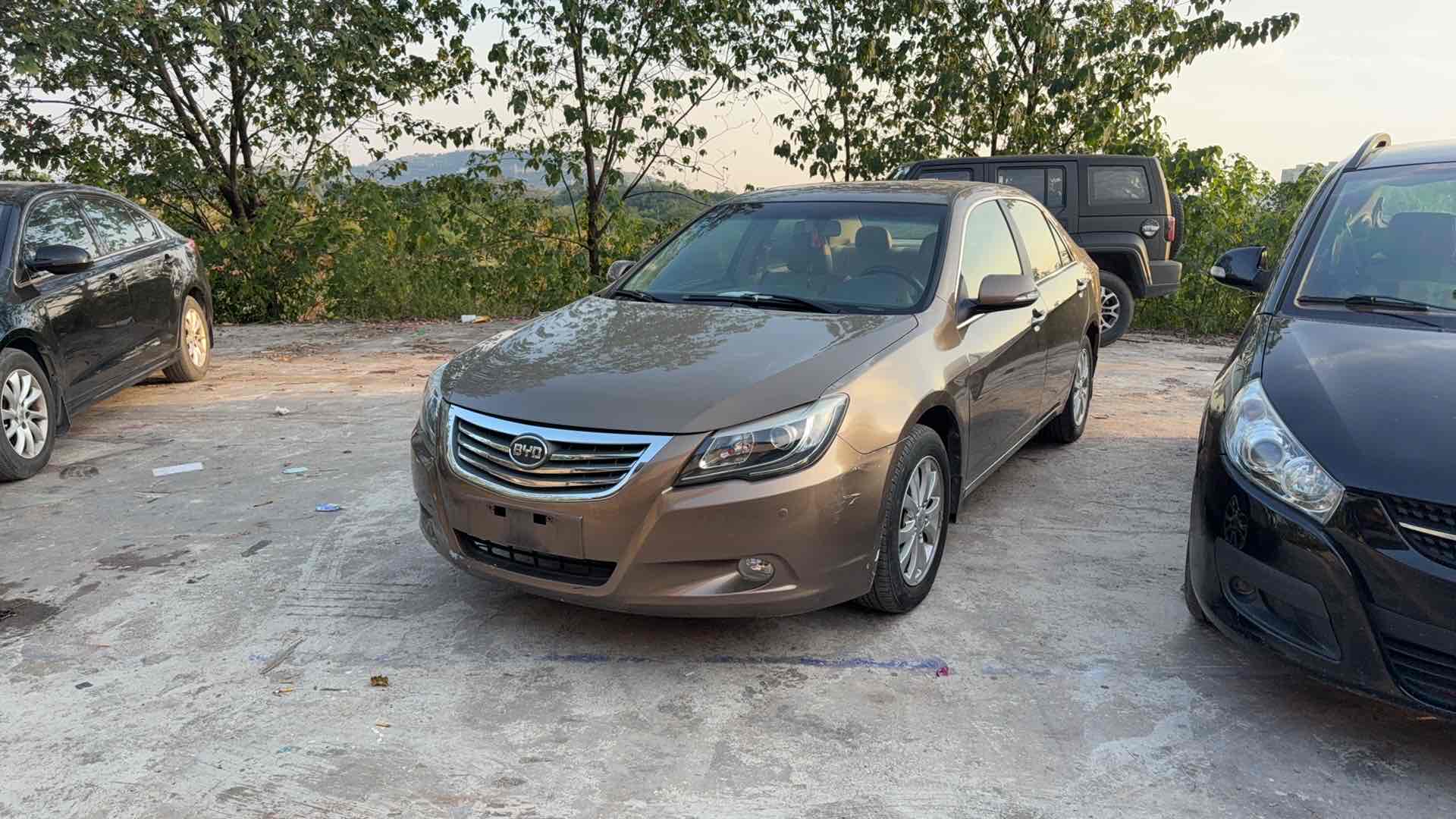 BYD G6 2012 car image #2