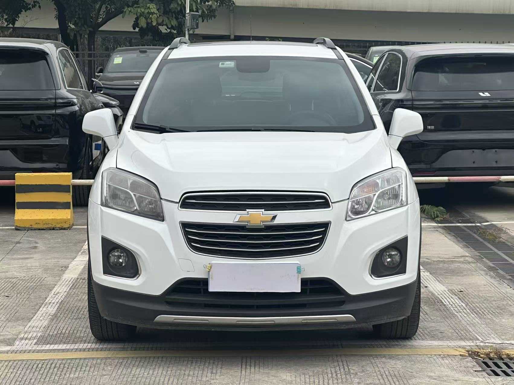 Chevrolet Tracker 2015 #2 Chevrolet Tracker 2015 car image #2