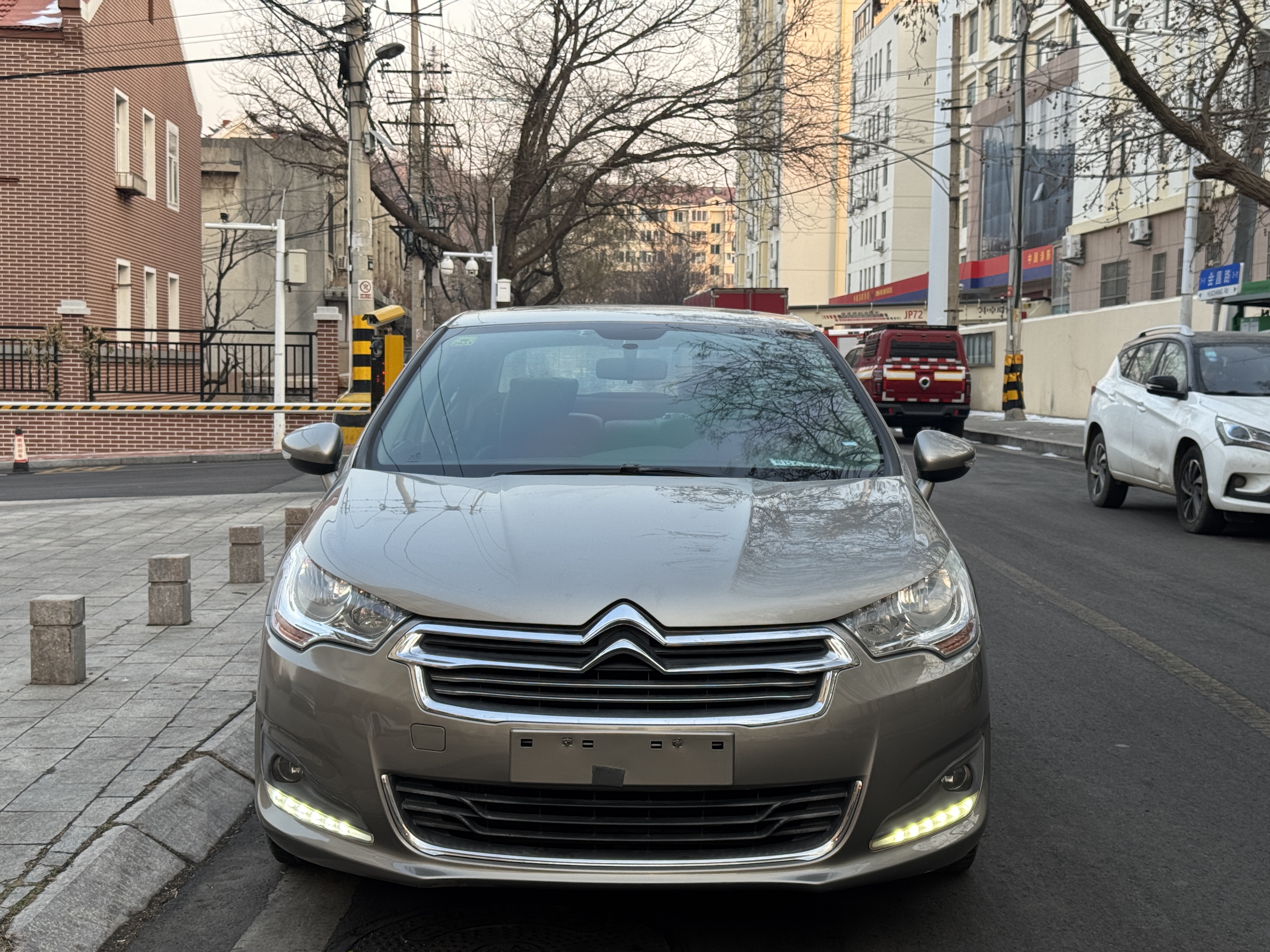 Citroen C4L 2013 car image #2