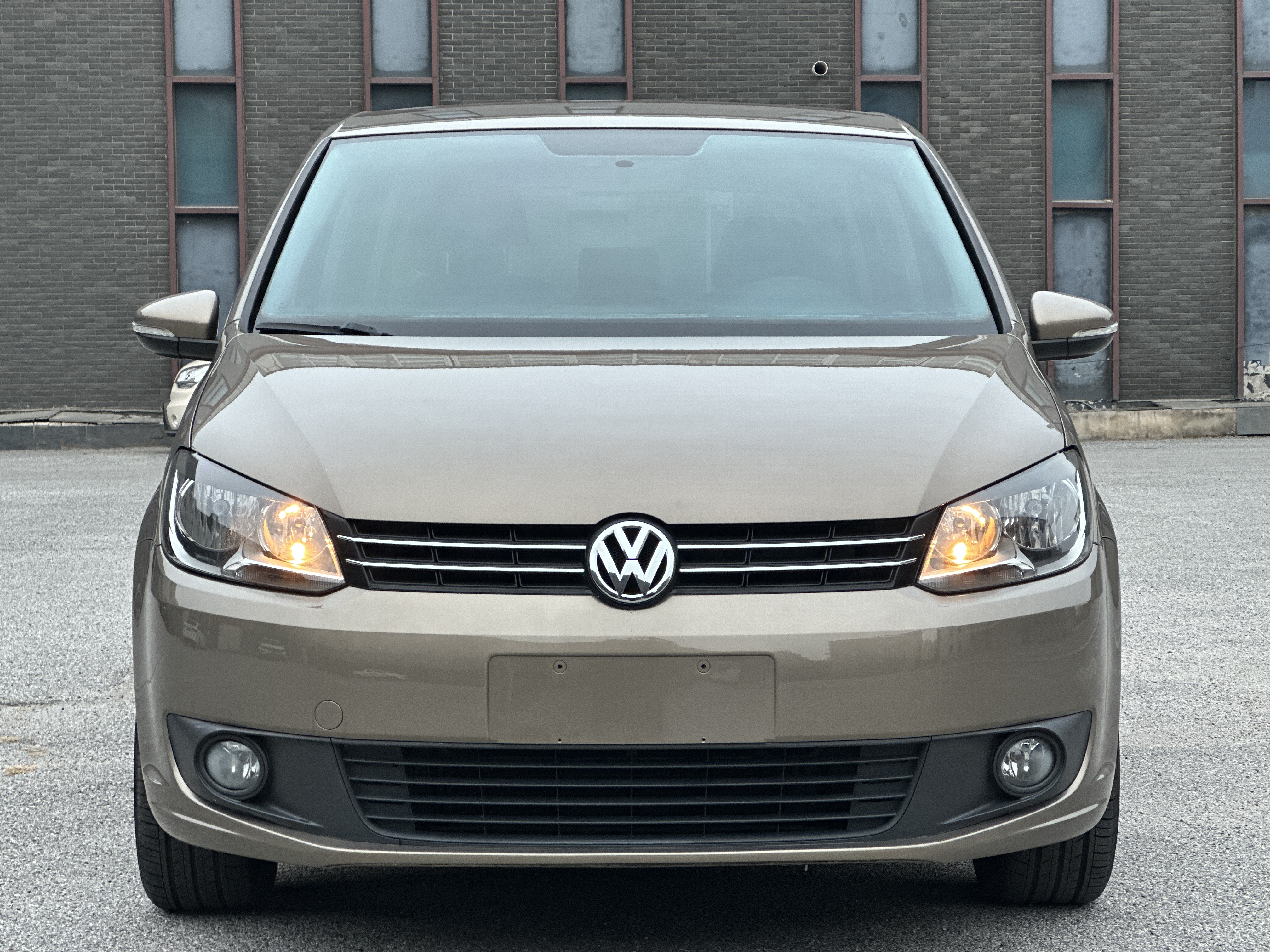 Volkswagen Touran 2015 immagine di auto #2