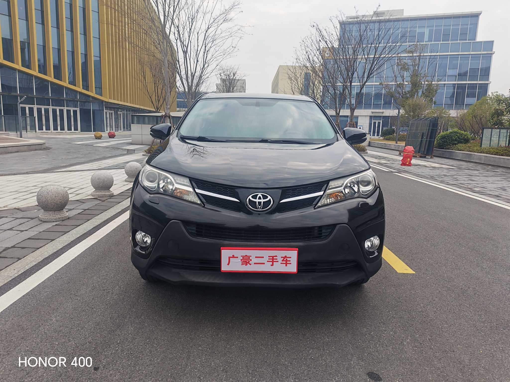 Toyota RAV4 2016 car image #2