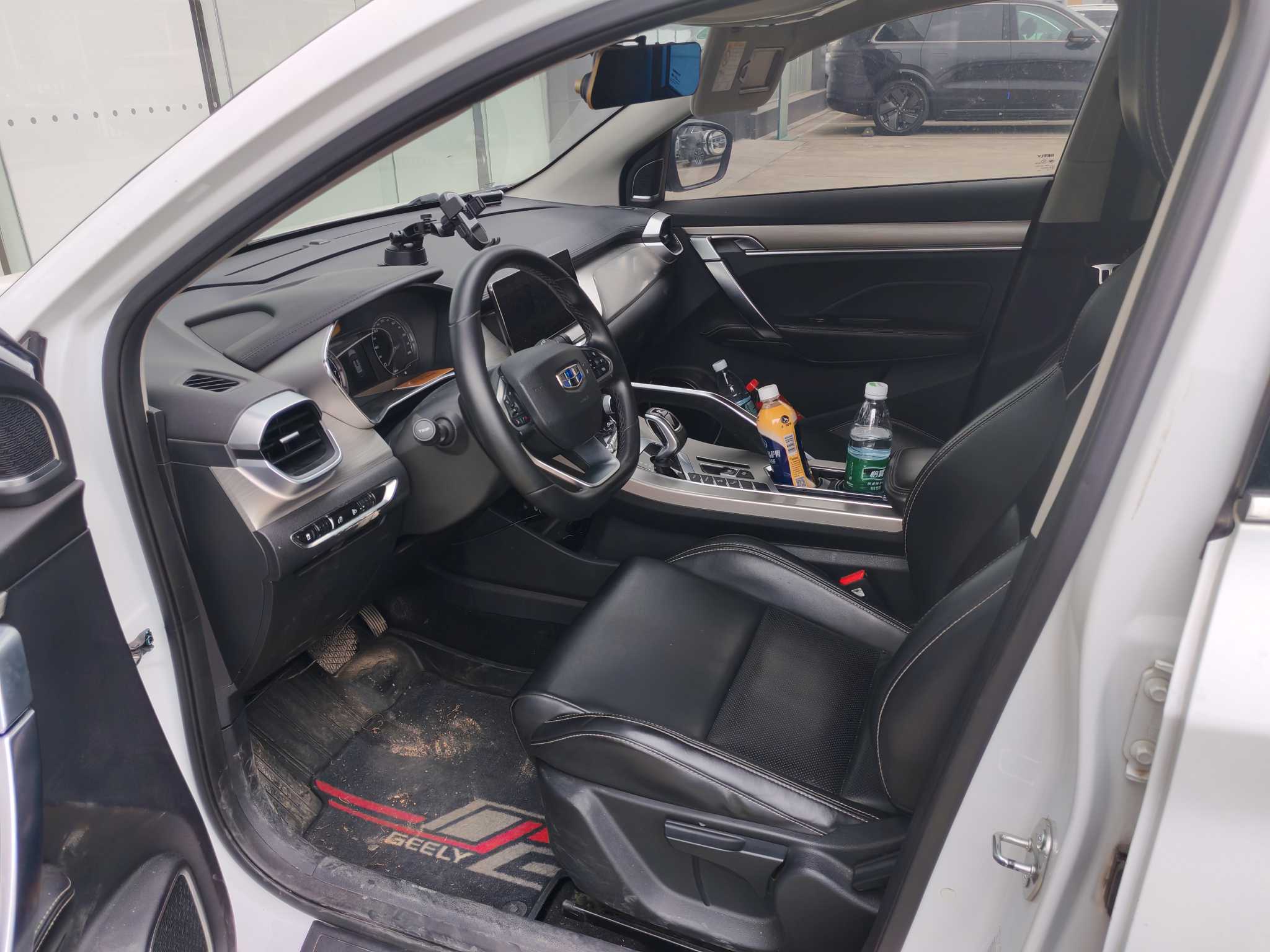 GEELY Coolray 2019 car image #2