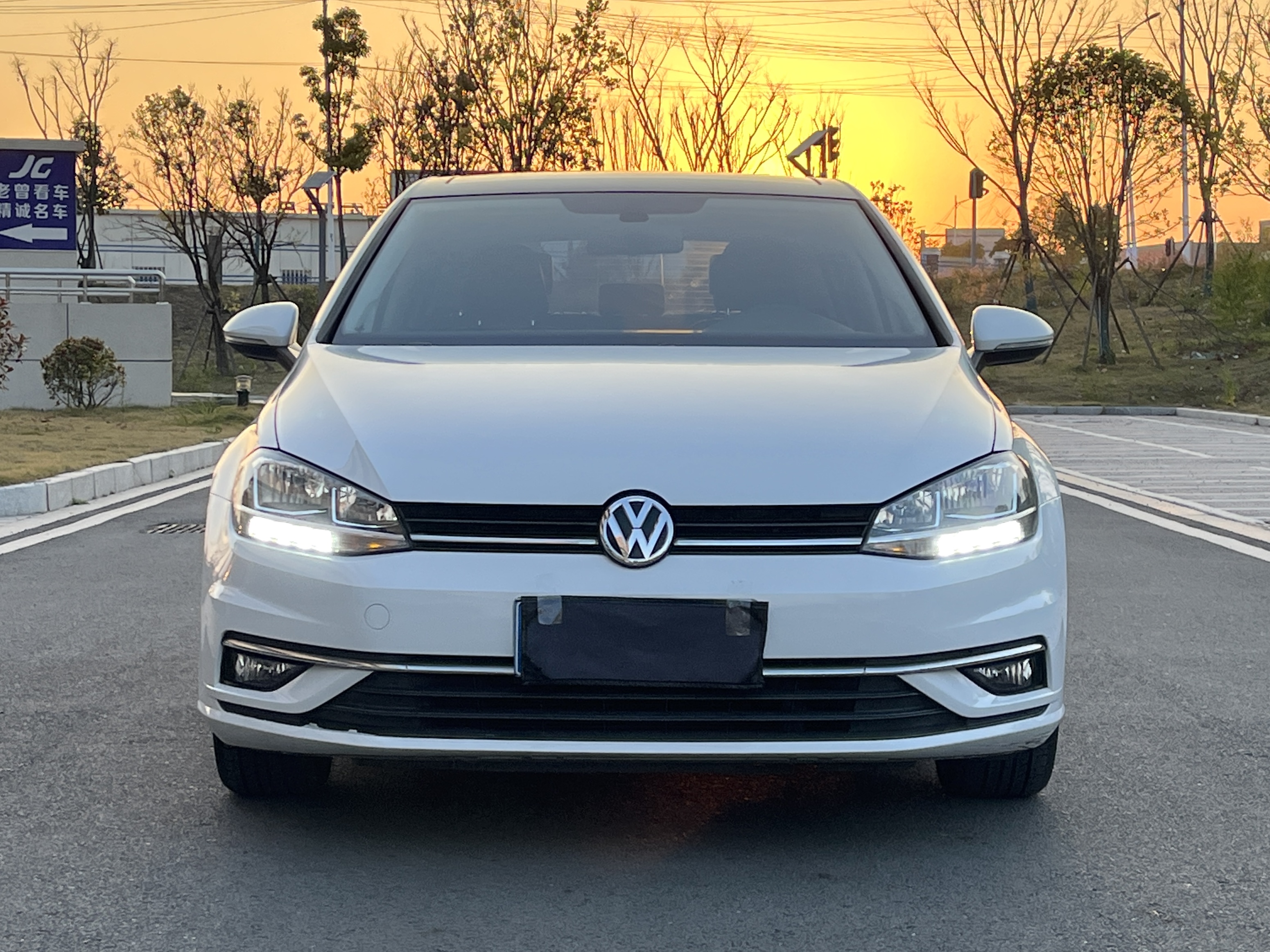 Volkswagen Golf 2019 #2 Volkswagen Golf 2019 car image #2