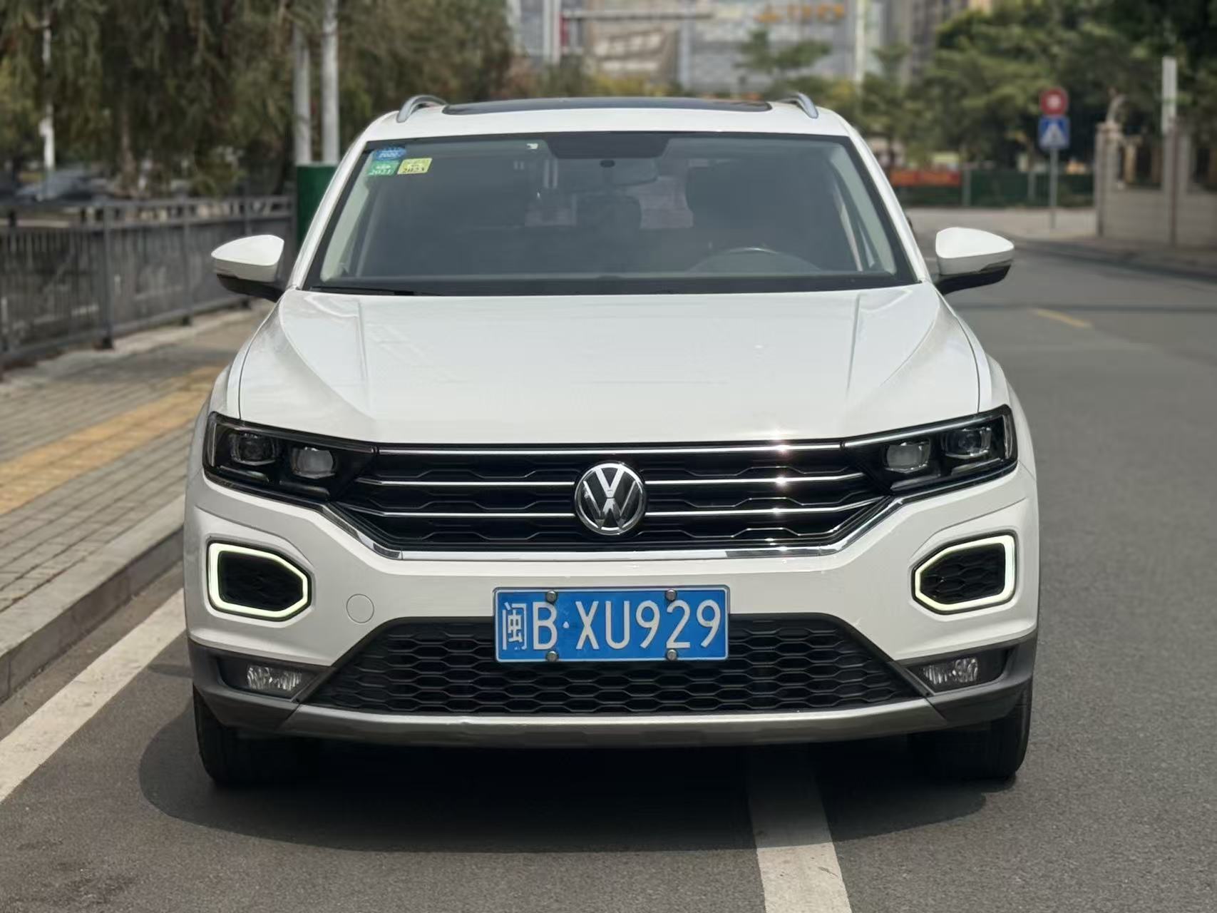 T-Roc 2019 #2 T-Roc 2019 car image #2