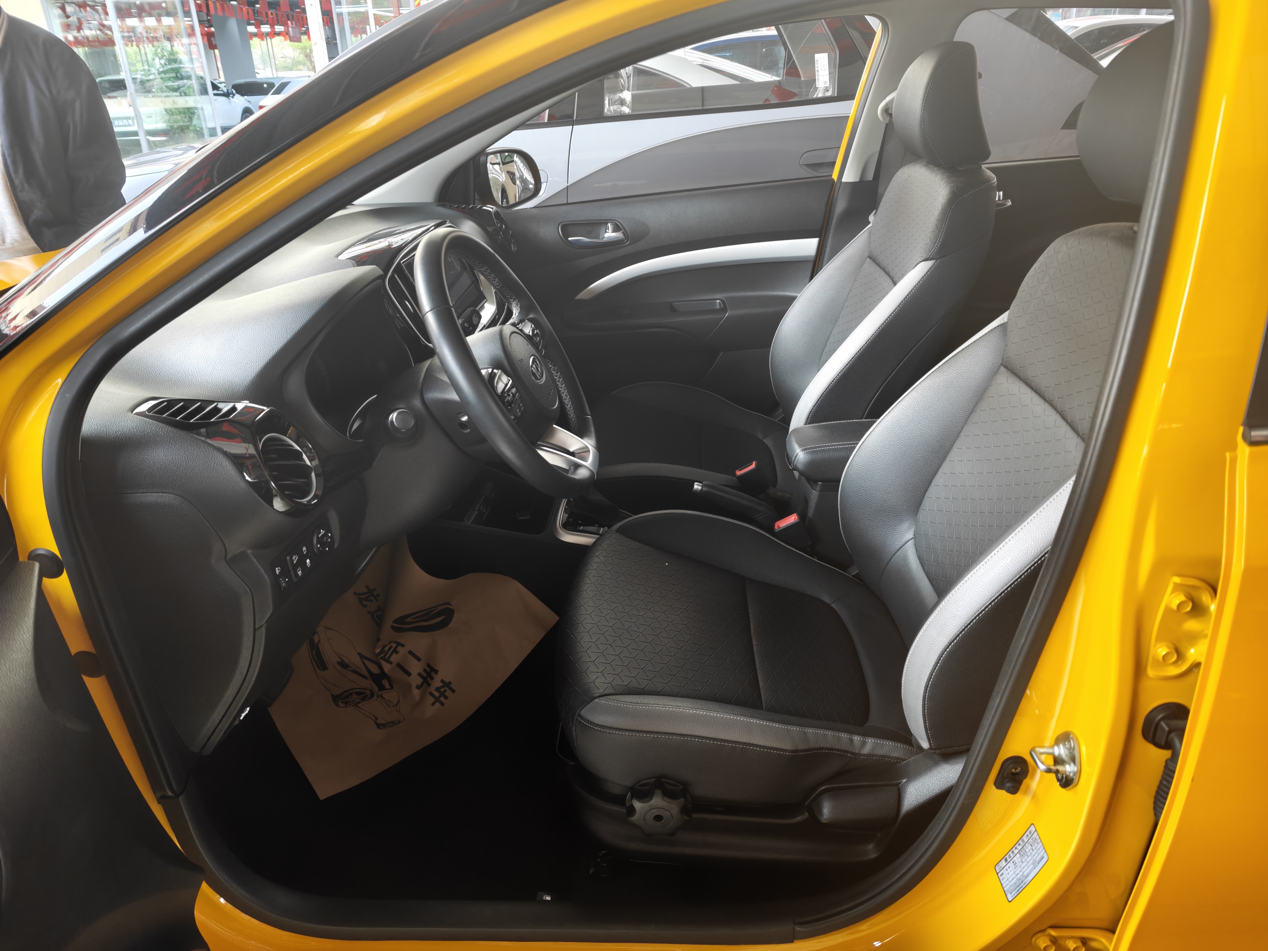 Kia KX1 2020 car image #2