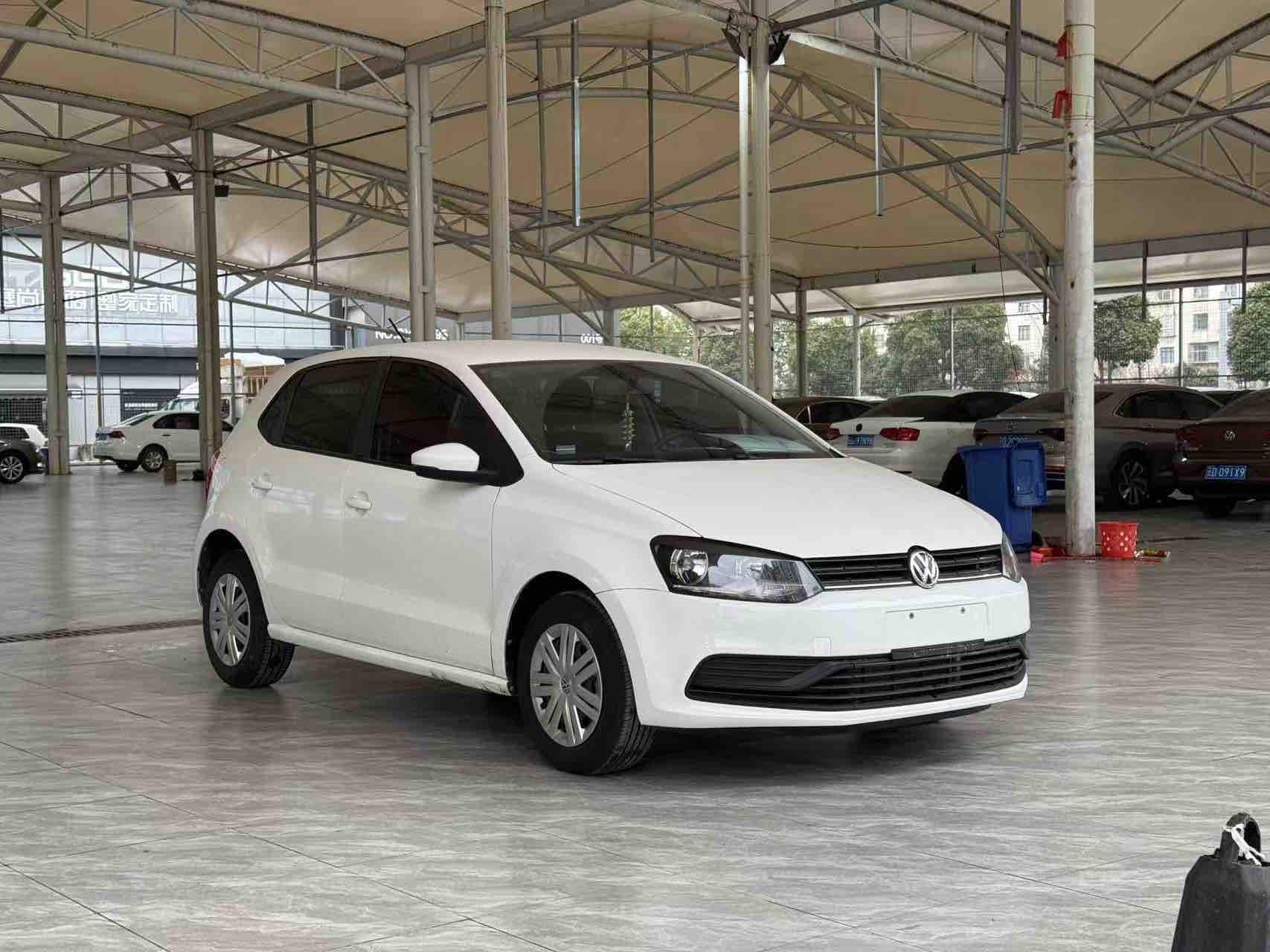 Volkswagen 2018 car image #2