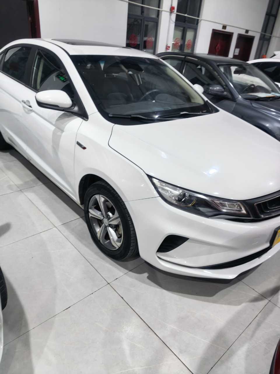 GEELY Emgrand 2019 car image #2