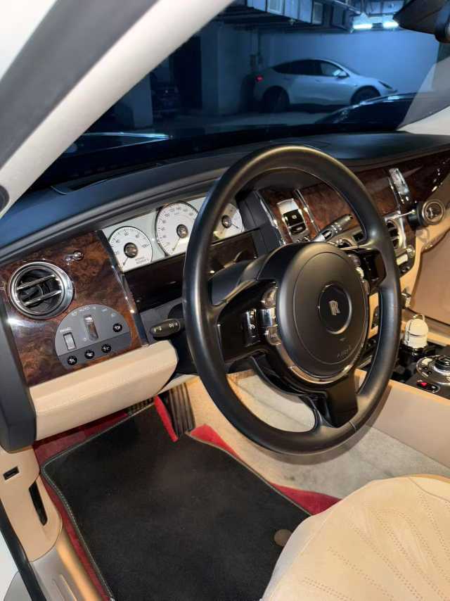 劳斯莱斯 古思特 2011 汽车图片 #2