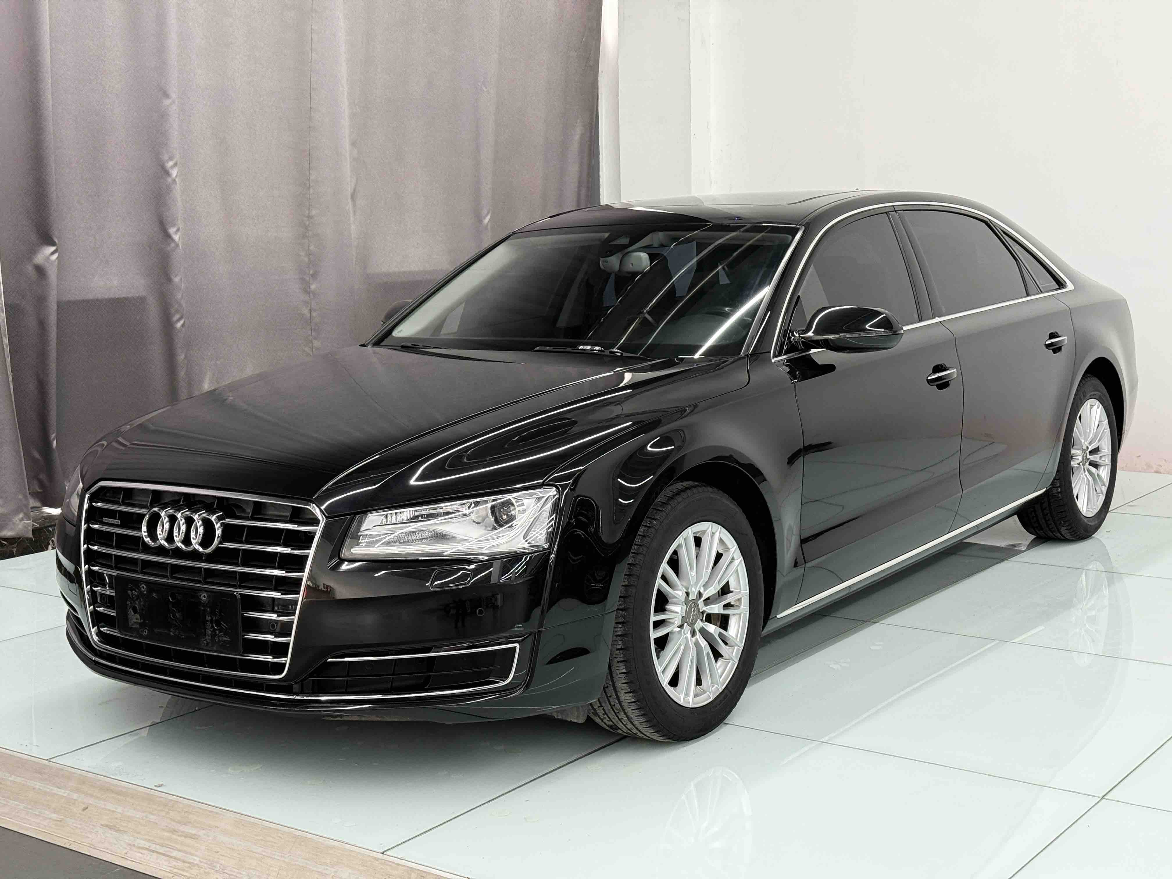 Audi A8 2015 car image #2