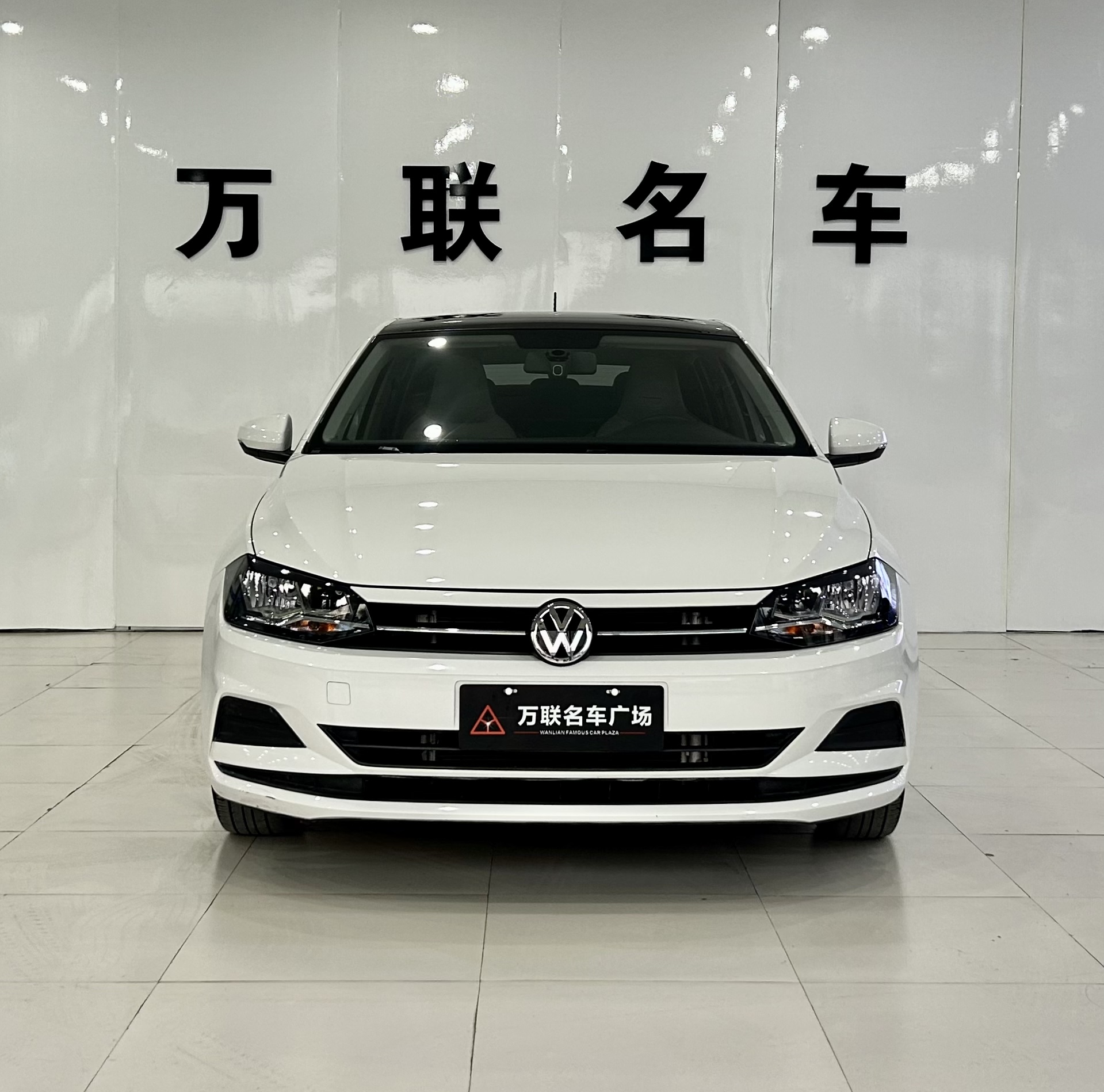 Volkswagen Polo 2021 car image #2