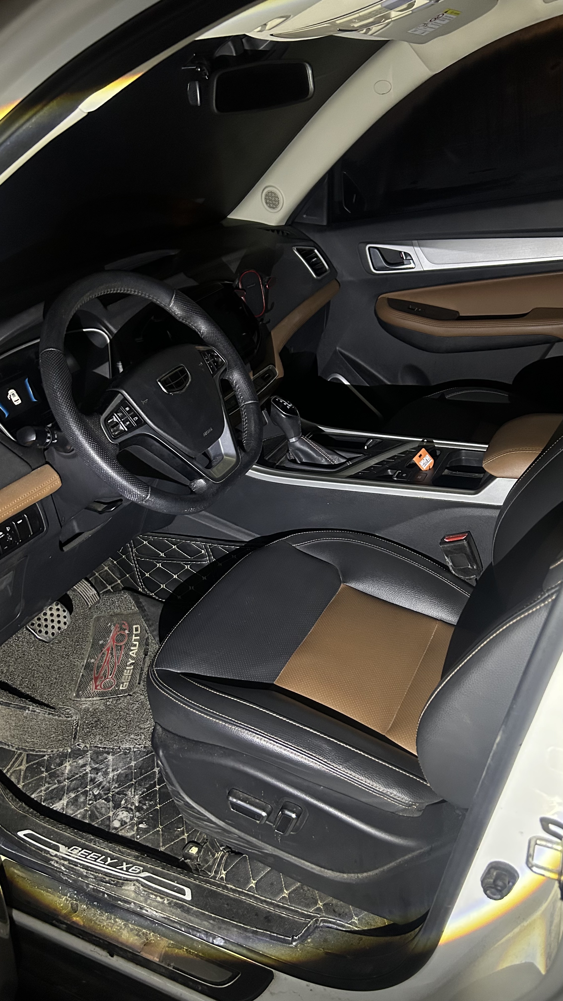 GEELY Vision X6 2019 car image #2