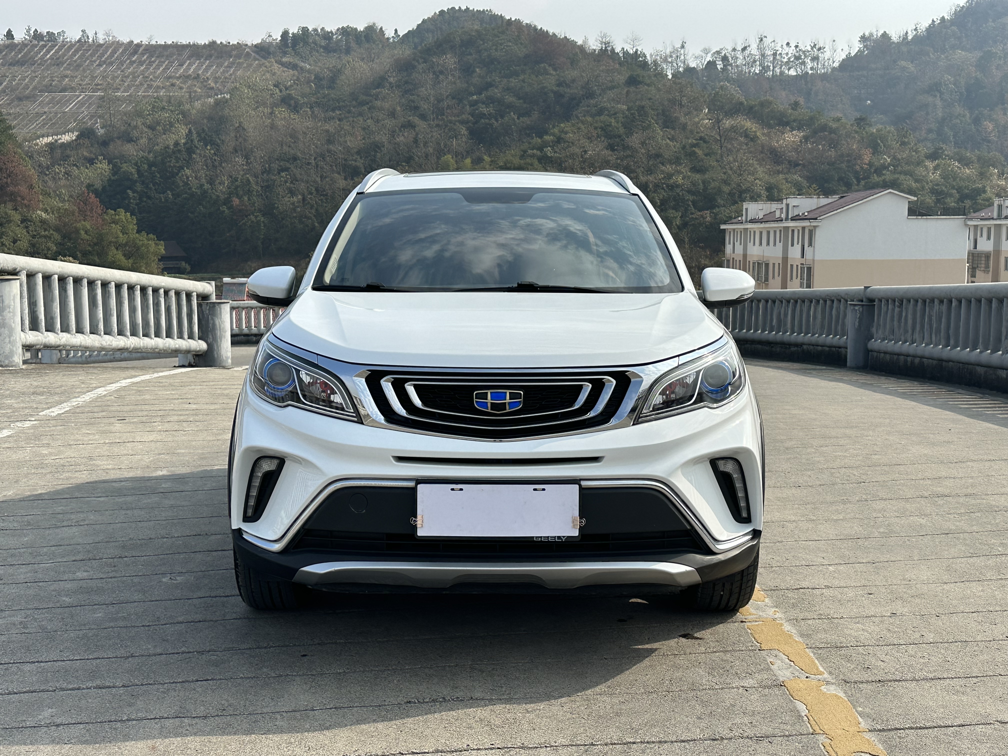 GEELY Vision X3 2019 car image #2
