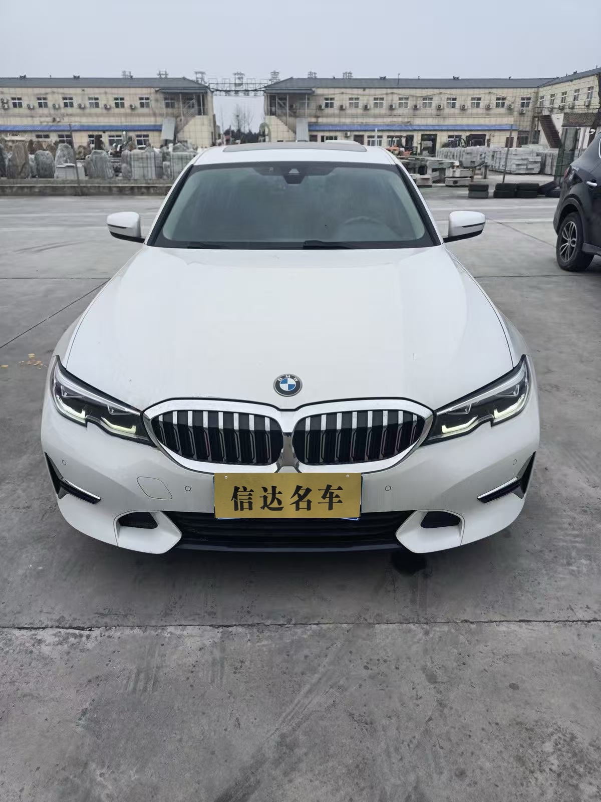 BMW 3 Series 2019 car image #2