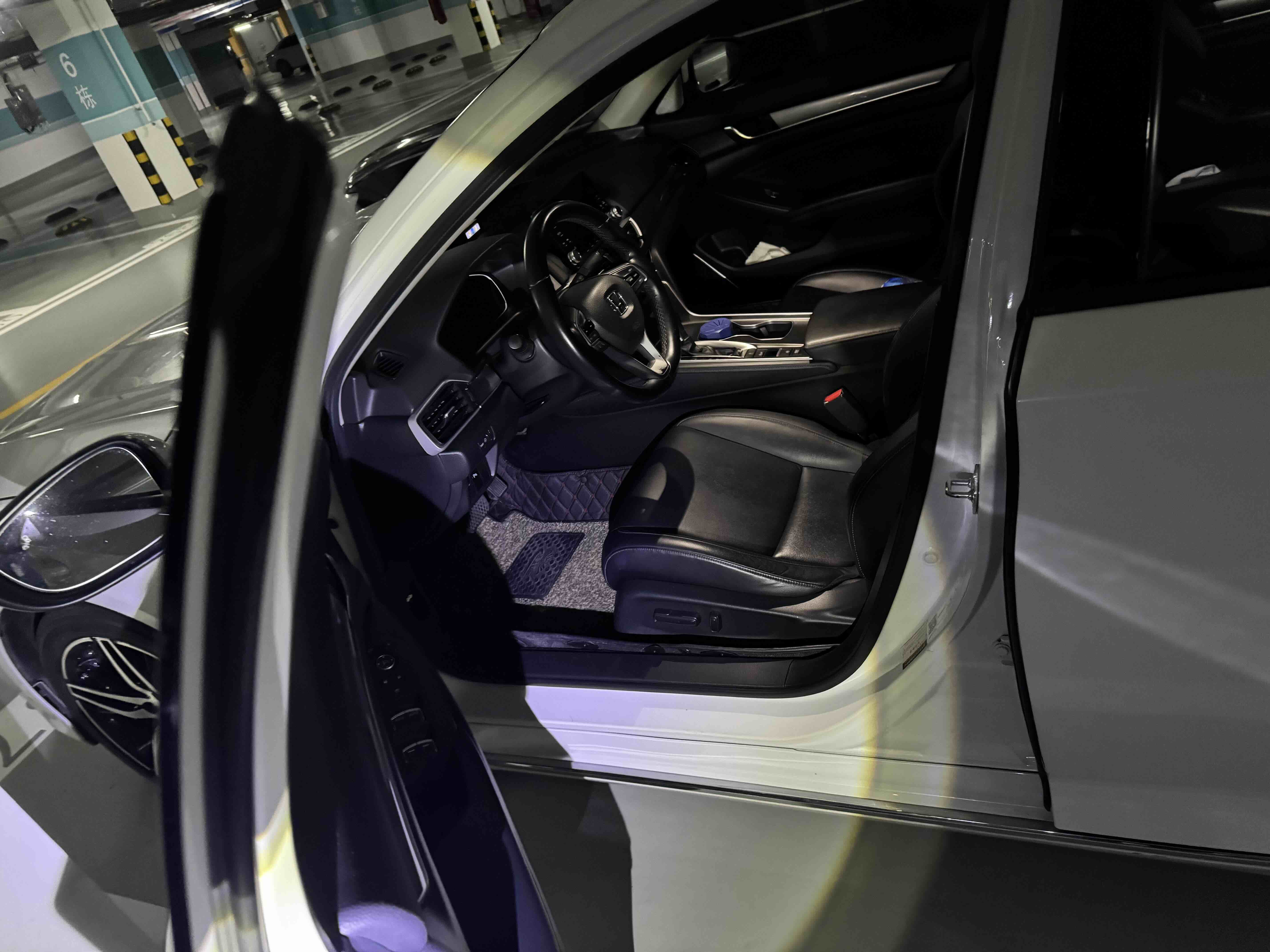 Honda Accord 2019 car image #2