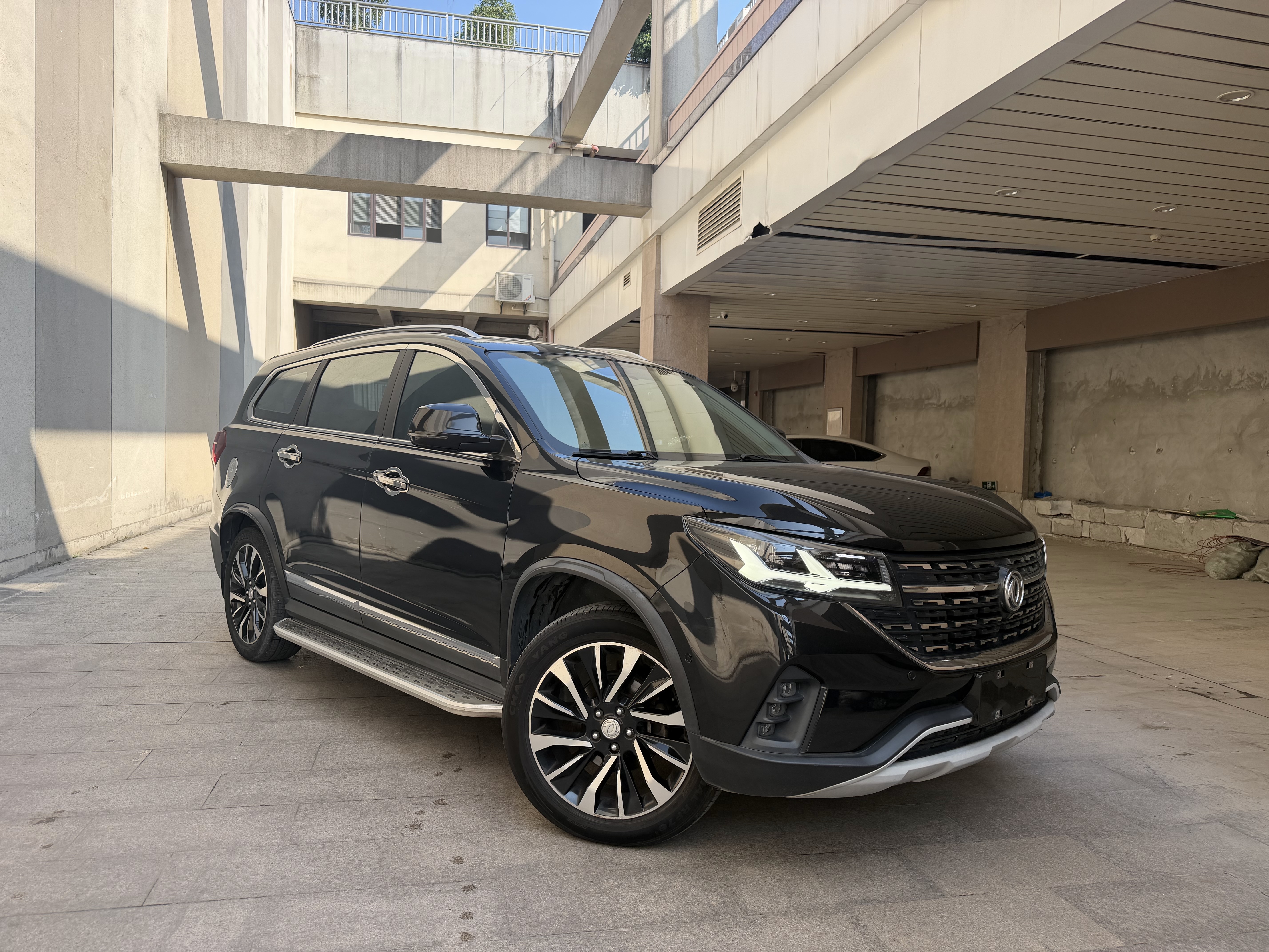 T5 L 2019 car image #2