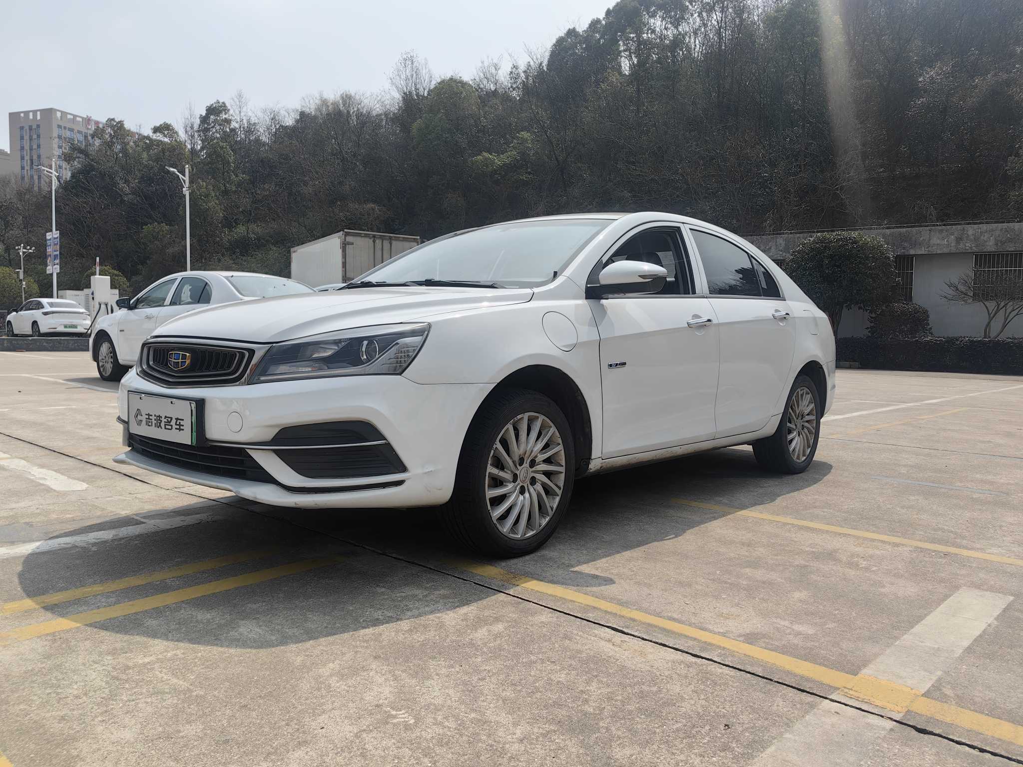 Emgrand New Energy 2021 #2 Emgrand New Energy 2021 car image #2
