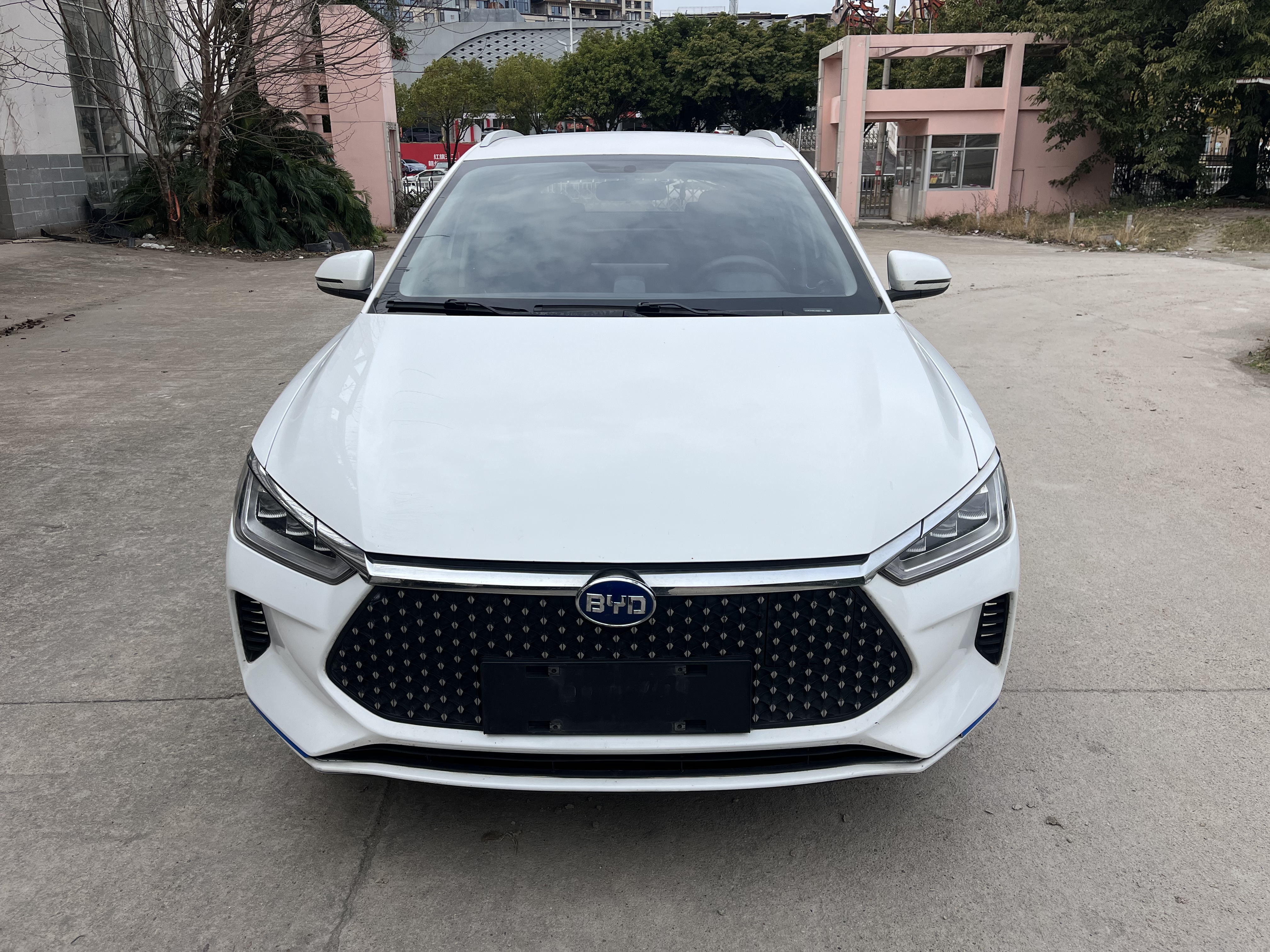 BYD e2 2019 immagine di auto #2