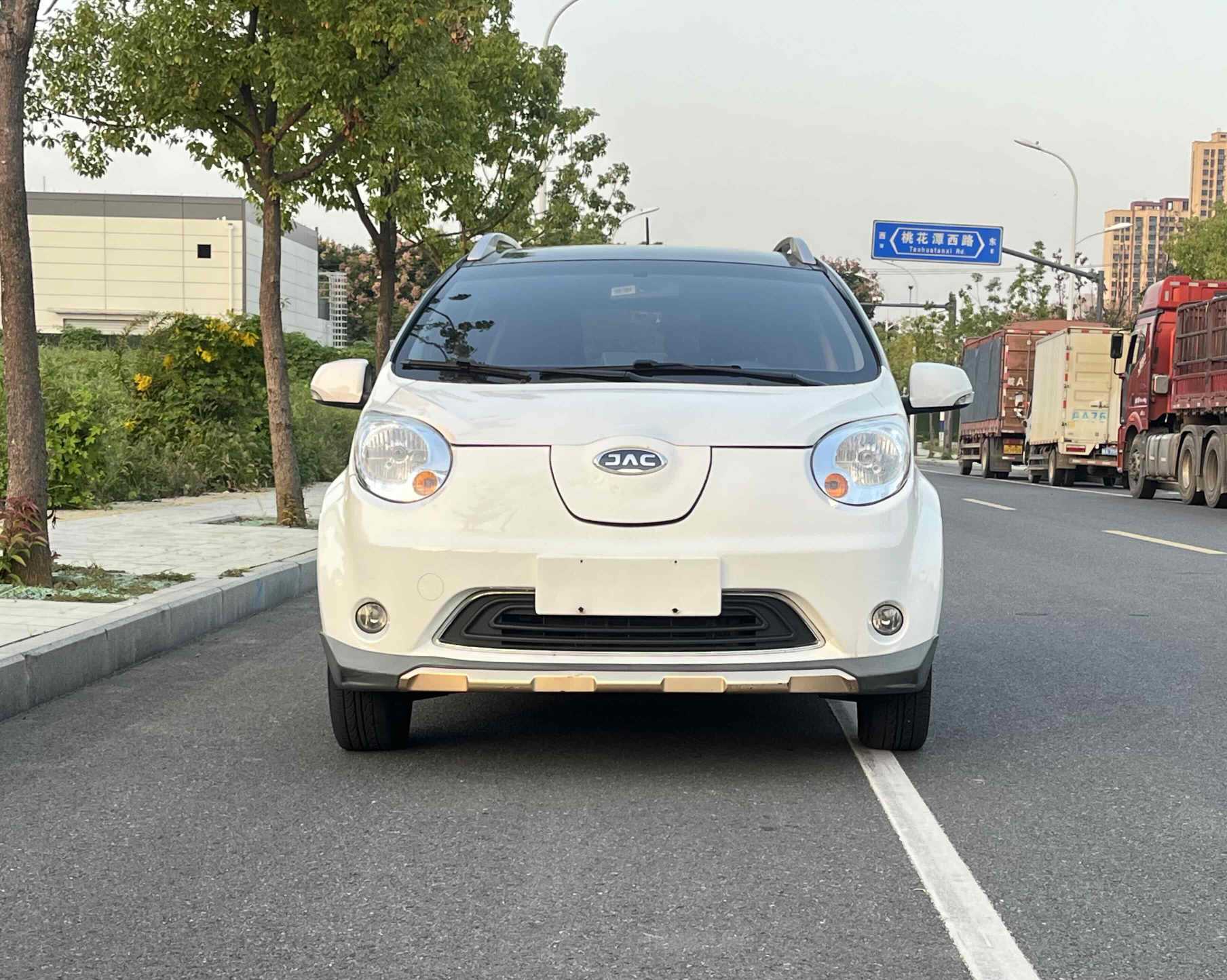 JAC 2019 #2 JAC 2019 car image #2
