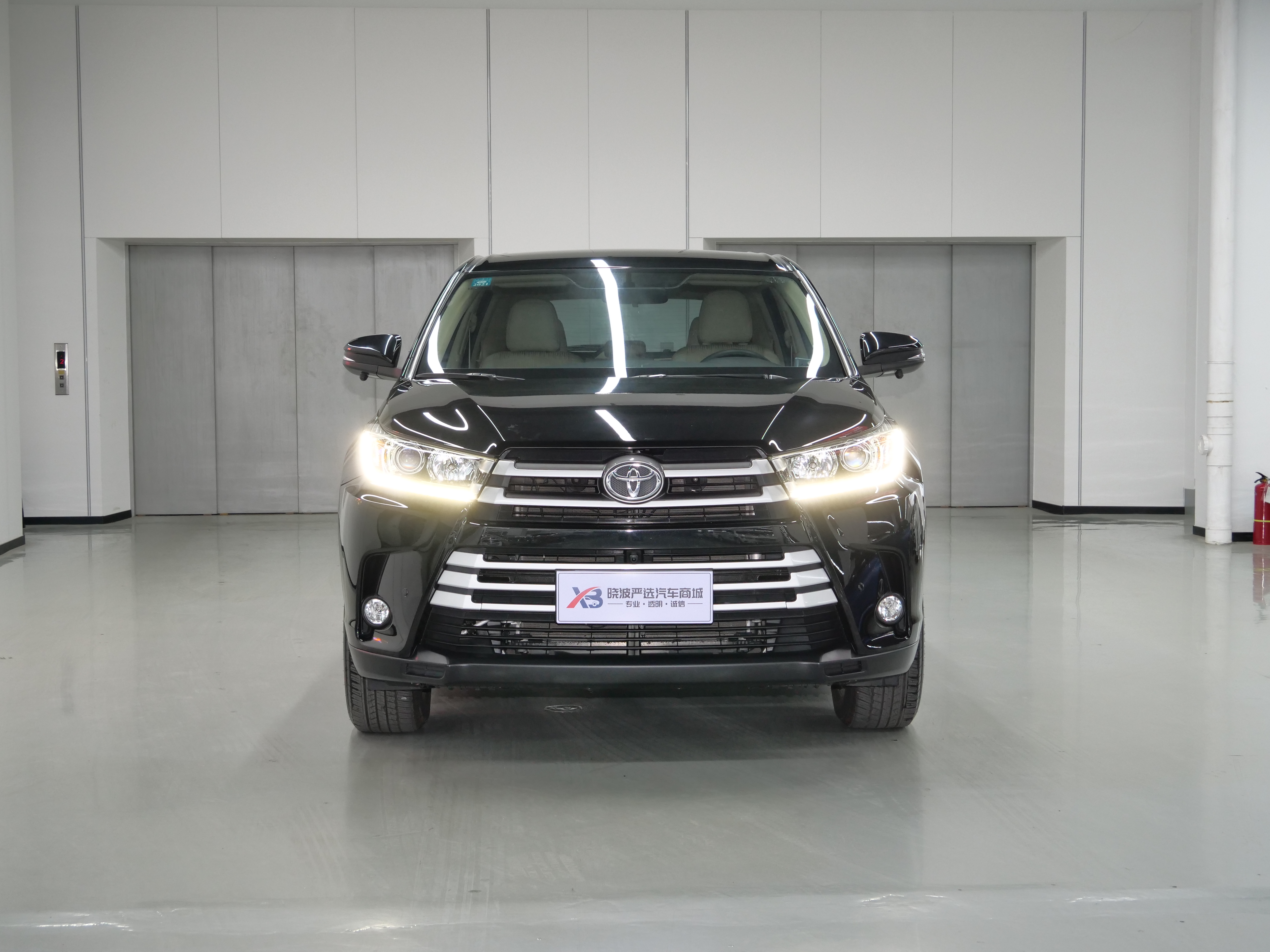 Toyota Highlander 2019 car image #2