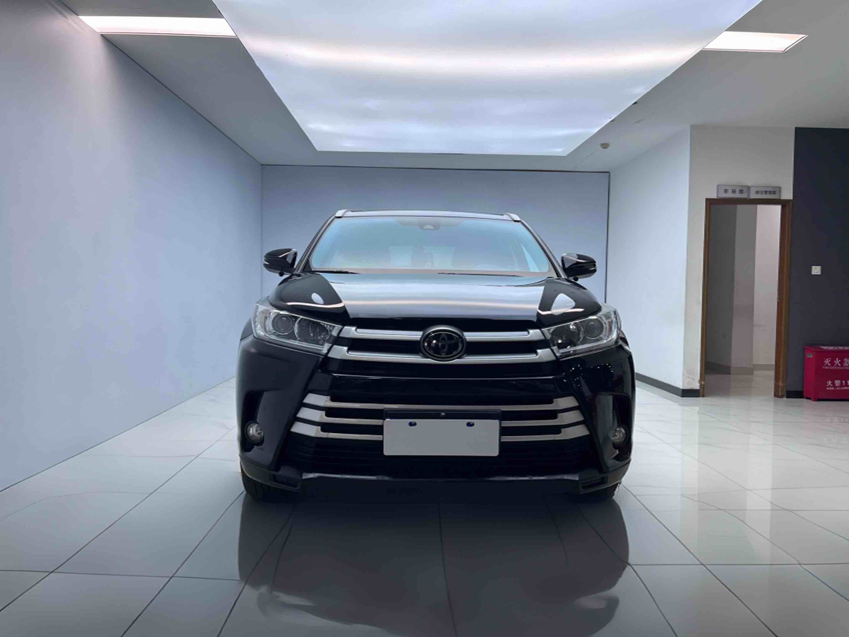 Toyota Highlander 2020 car image #2