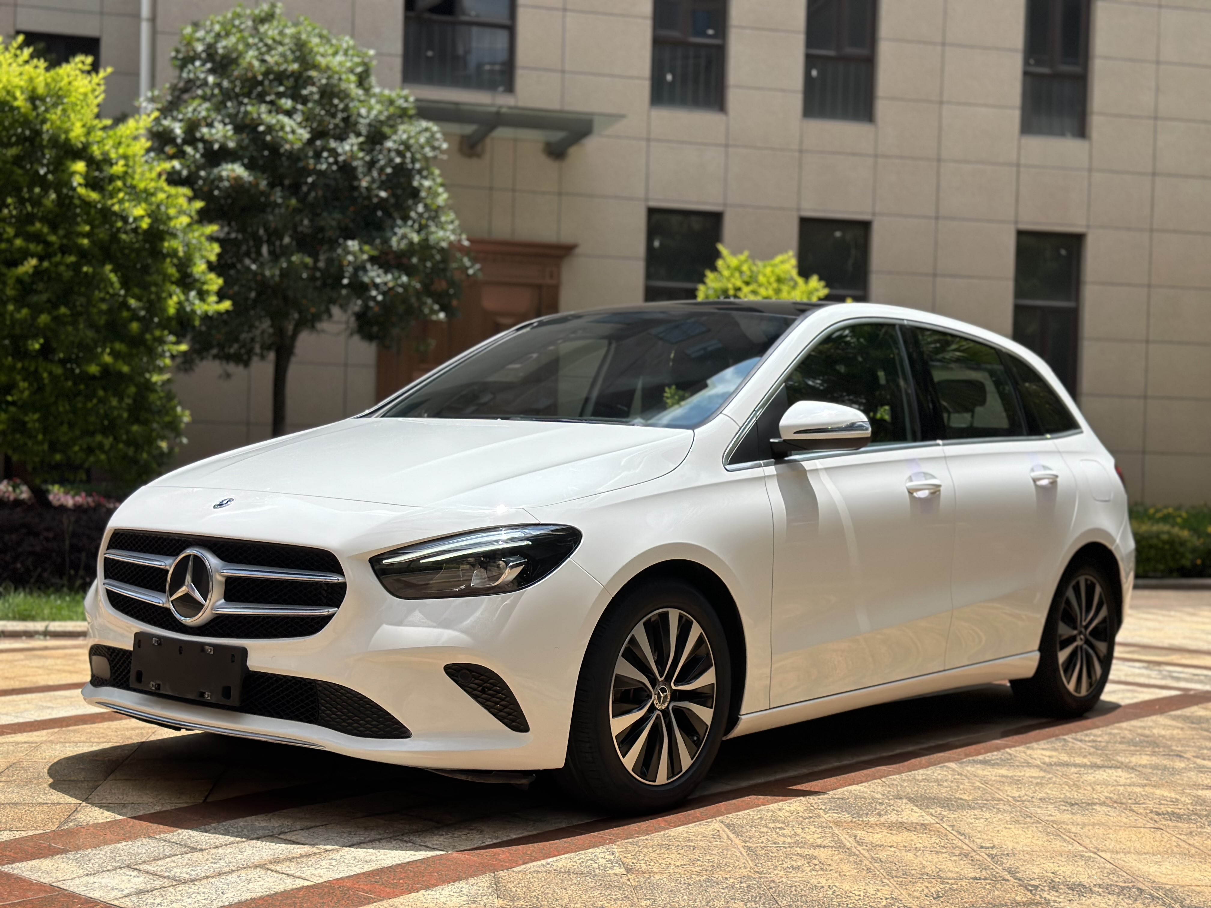 Mercedes-Benz B Class 2020 car image #2