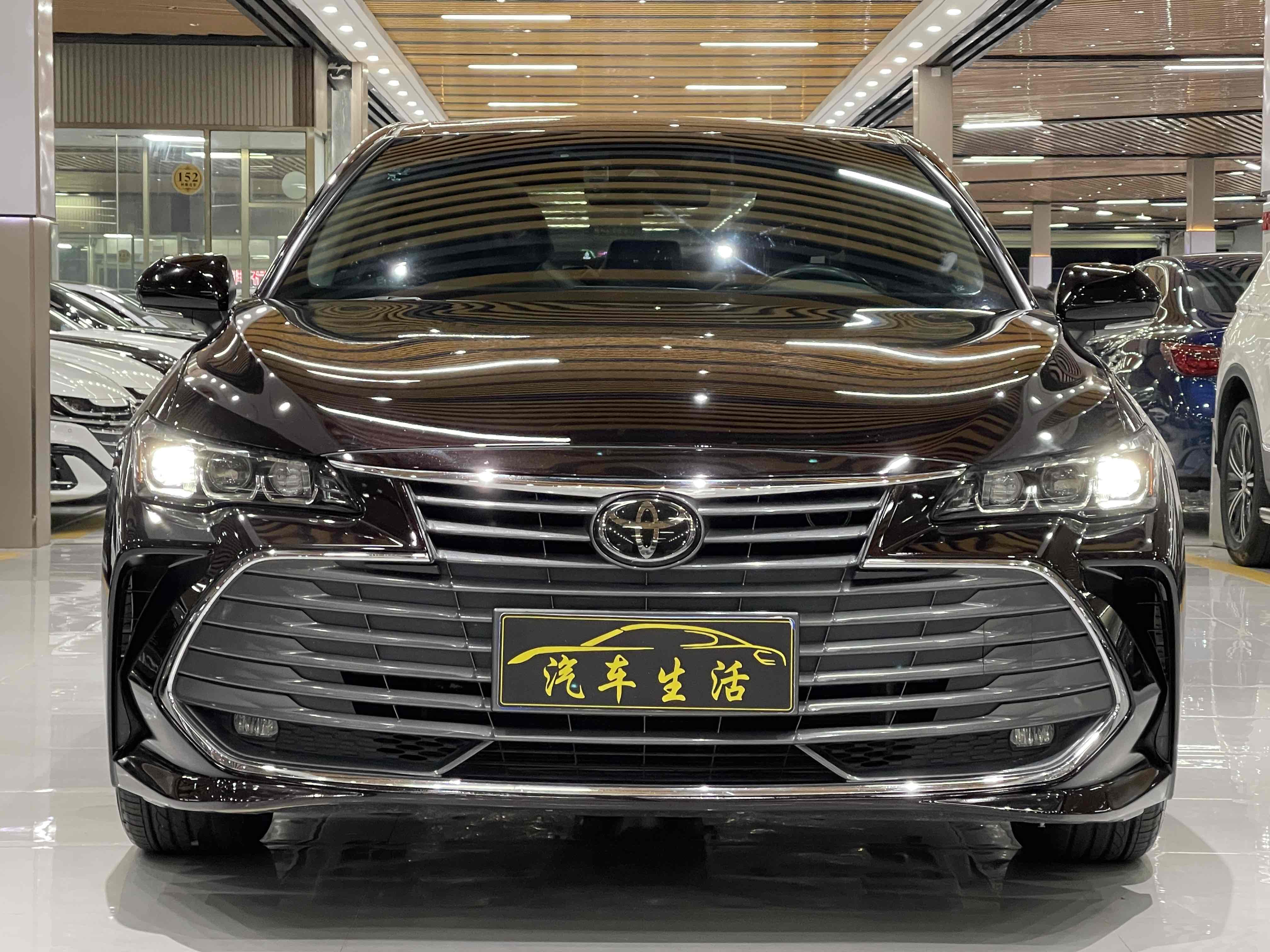 Toyota Avalon 2020 car image #2