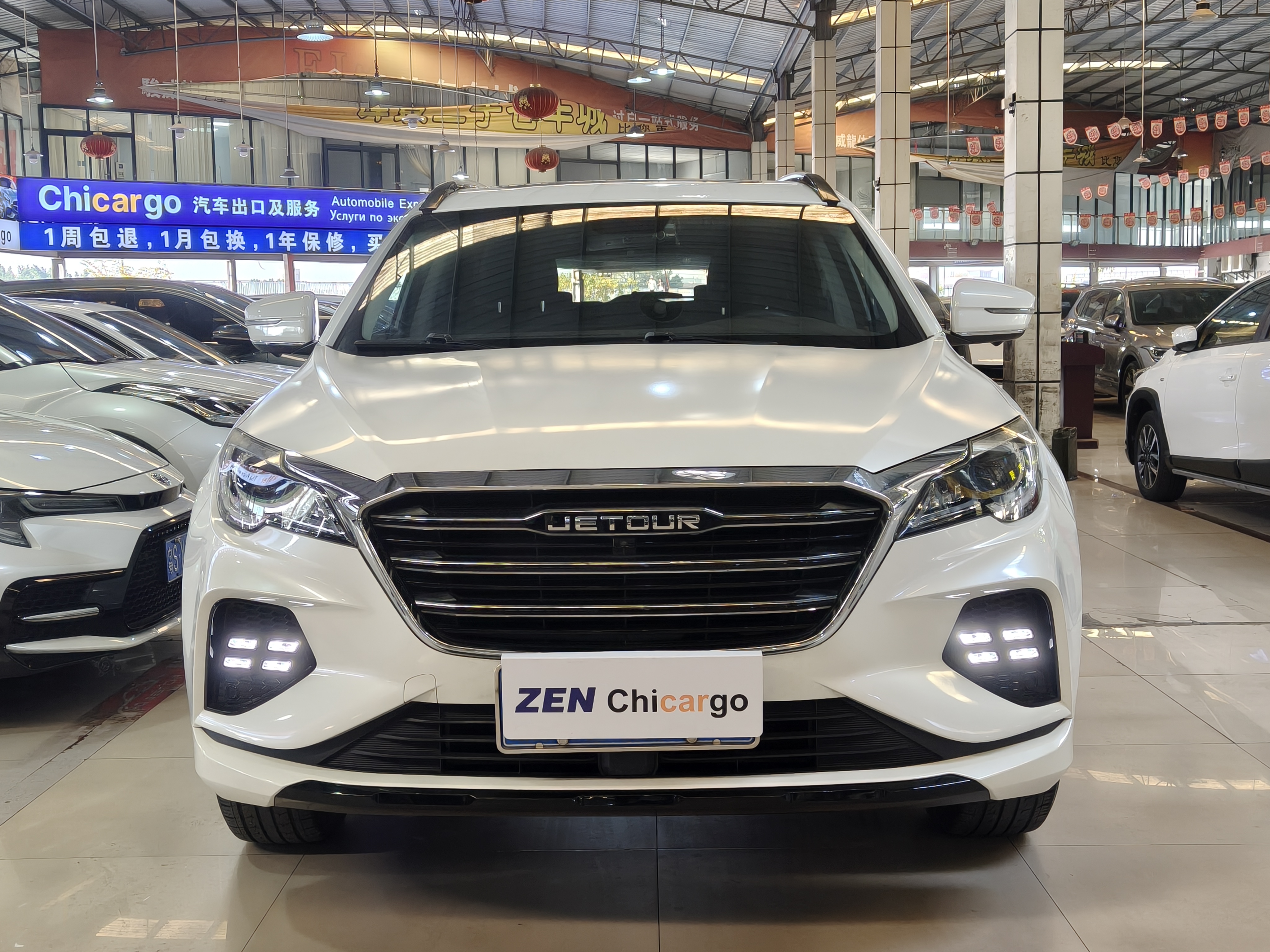 X70 2019 car image #2