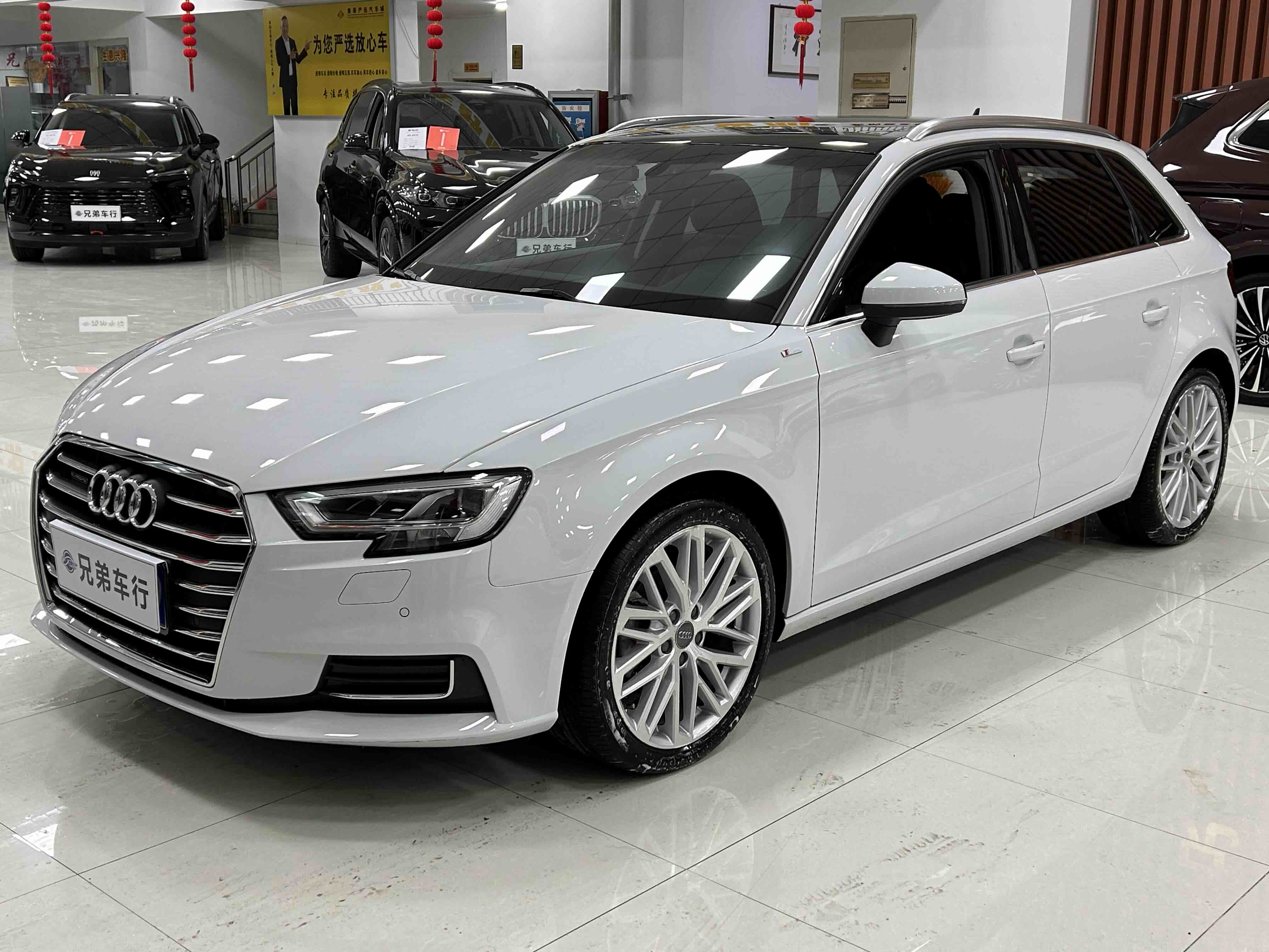 Audi A3 2019 car image #2
