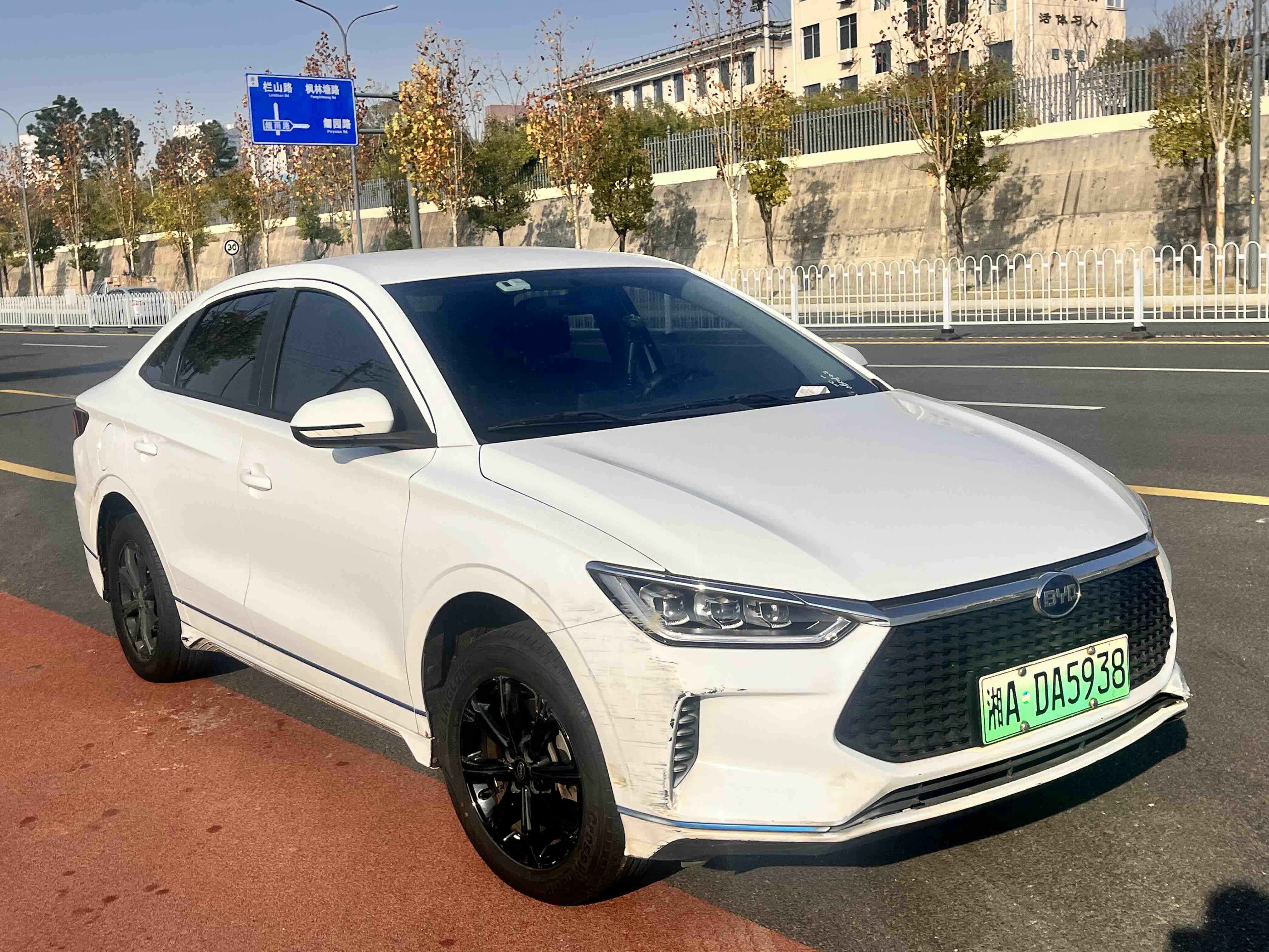 BYD e3 2020 car image #2