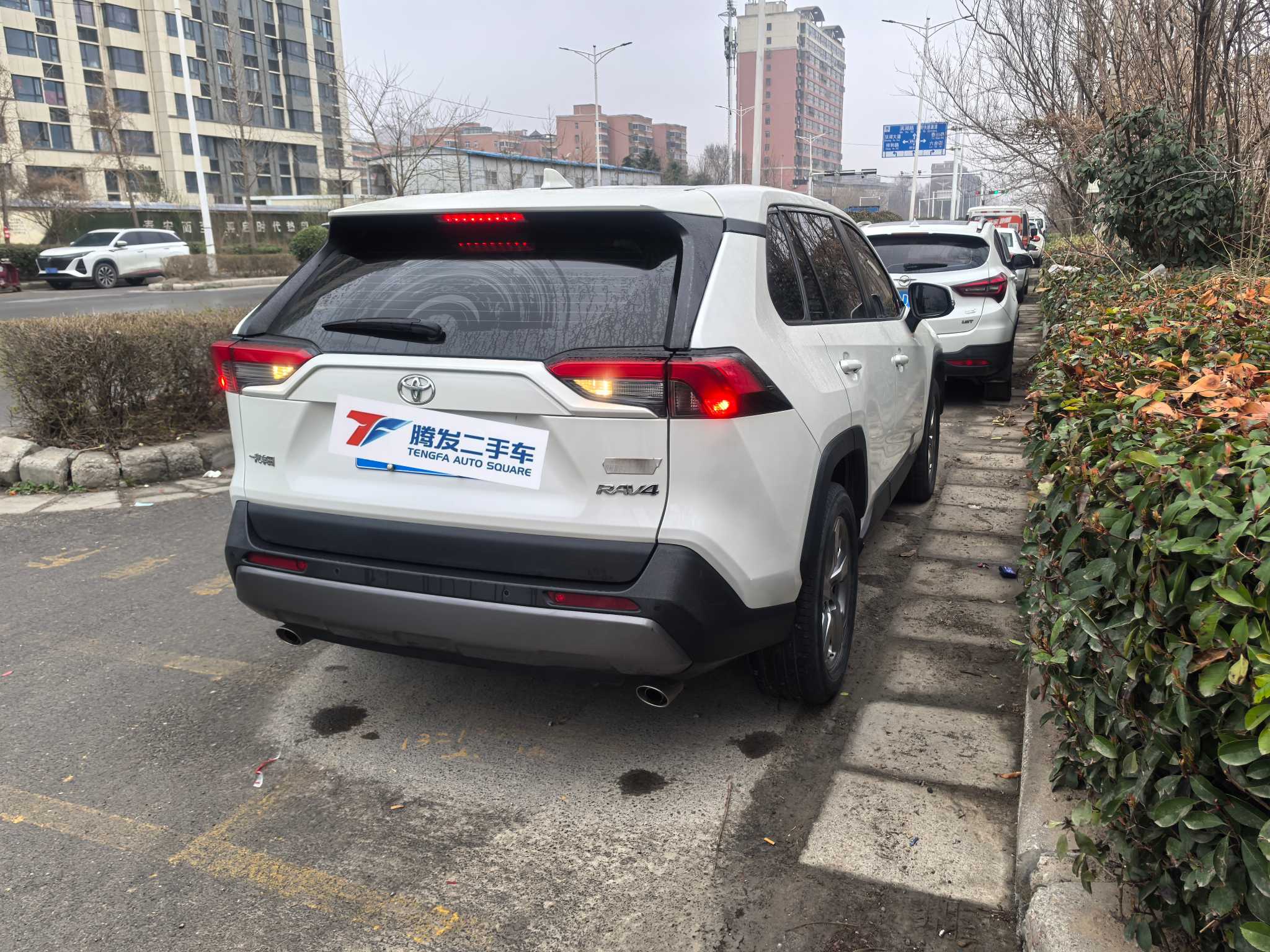 Toyota RAV4 2020 изображение автомобиля #2