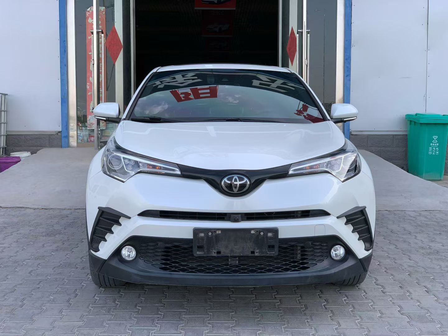 Toyota C-HR 2019 immagine di auto #2