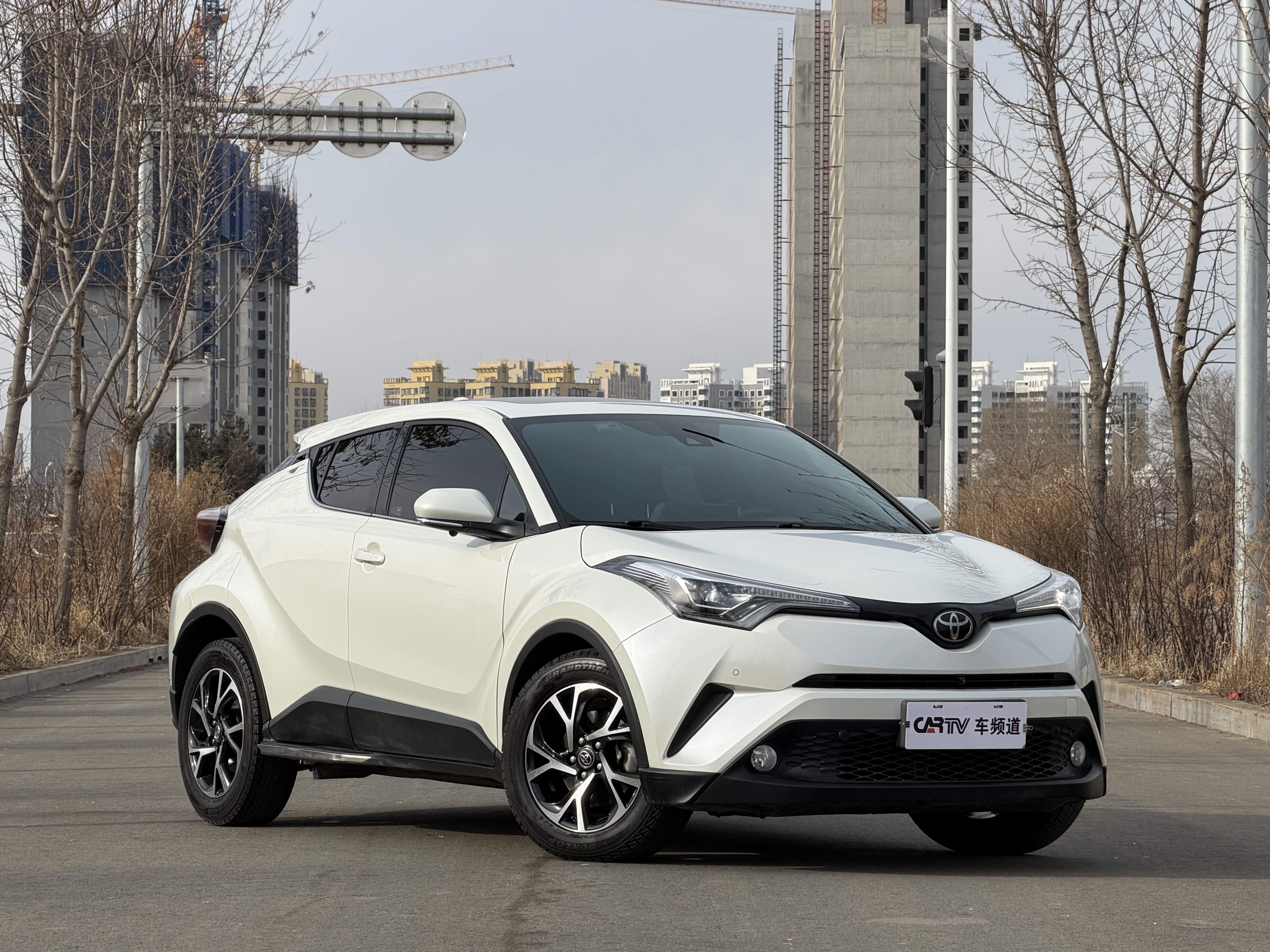 Toyota C-HR 2020 immagine di auto #2