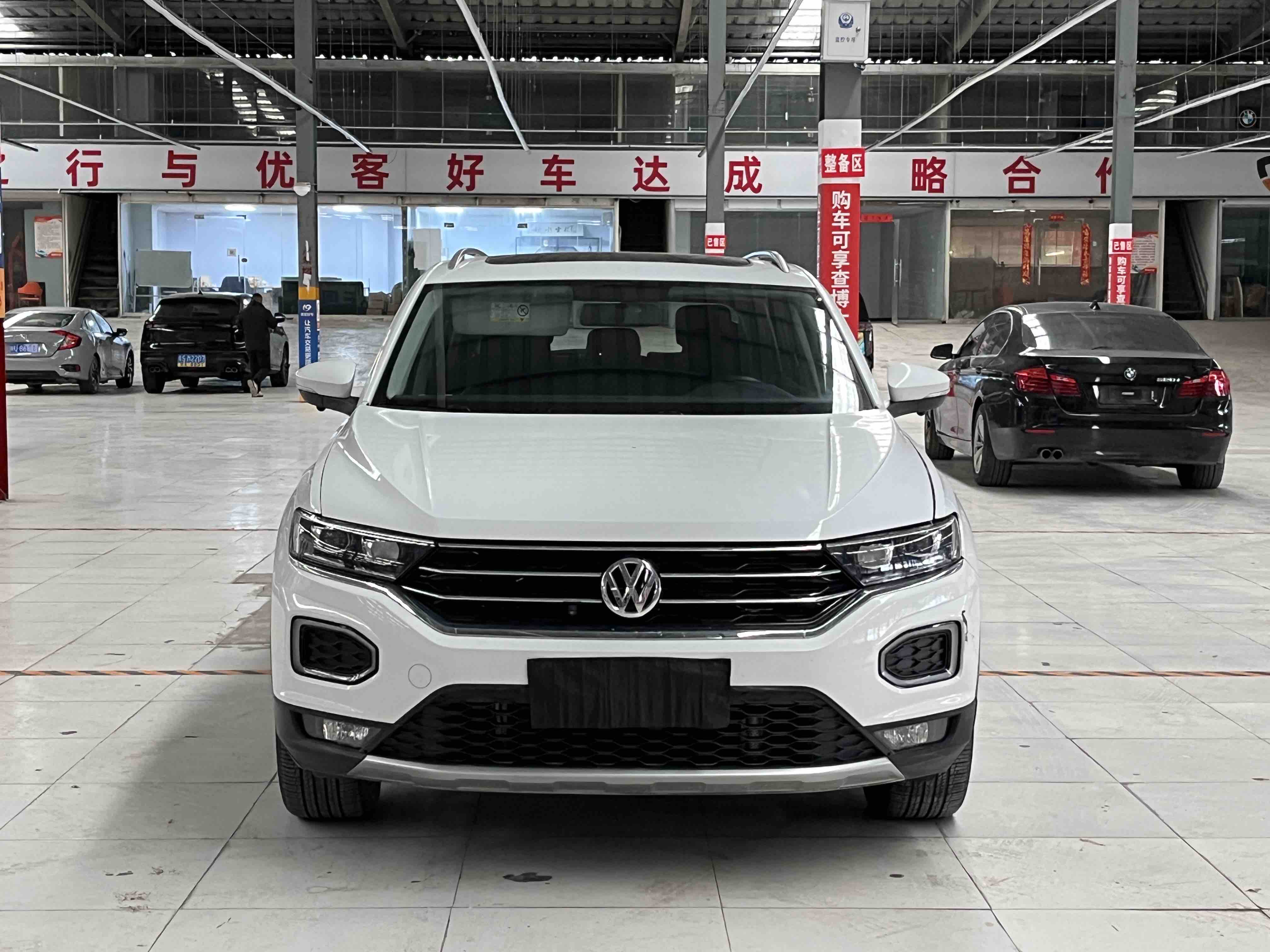 T-Roc 2021 car image #2