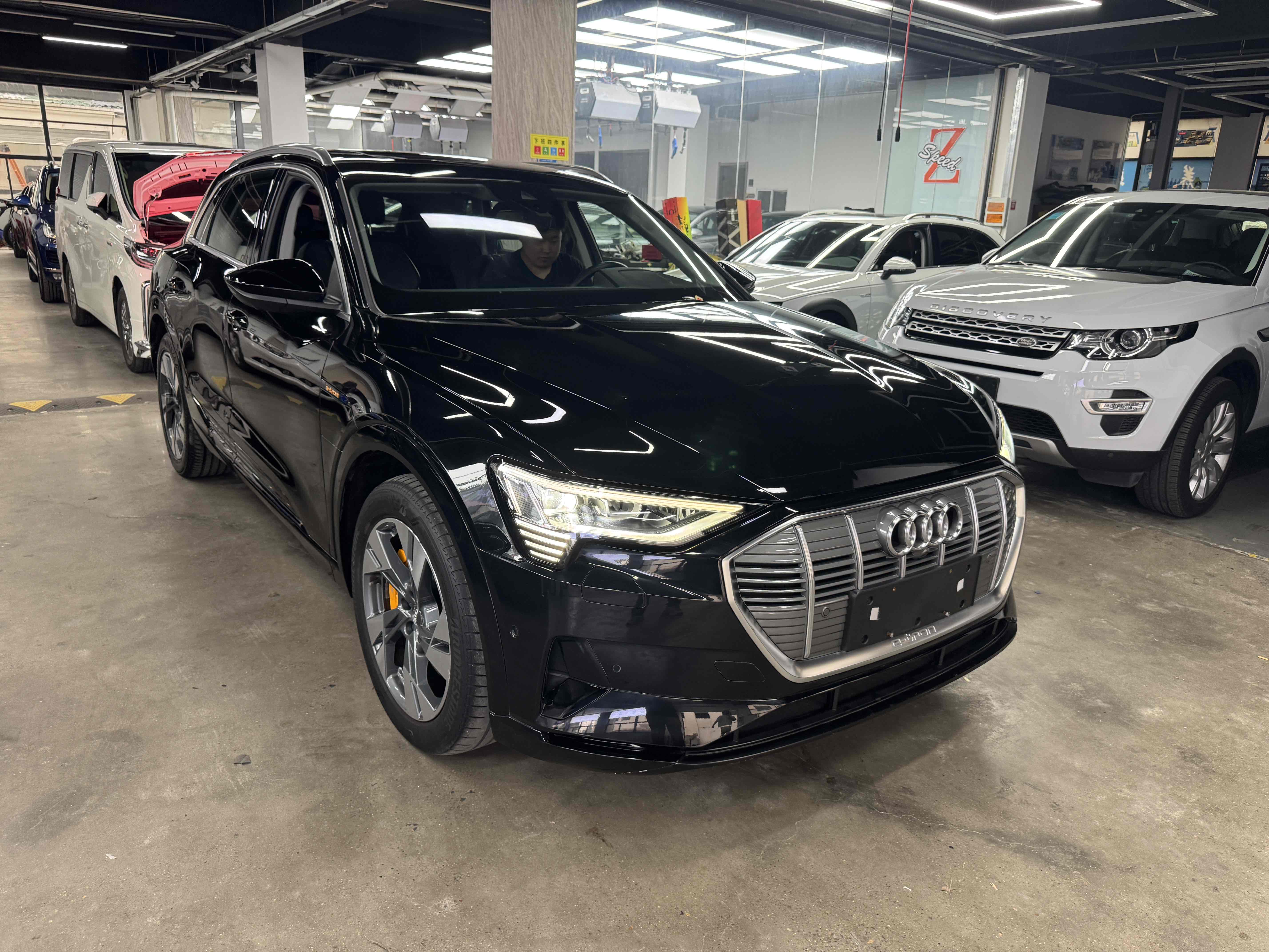 Audi e-tron (Imported) 2020 car image #2