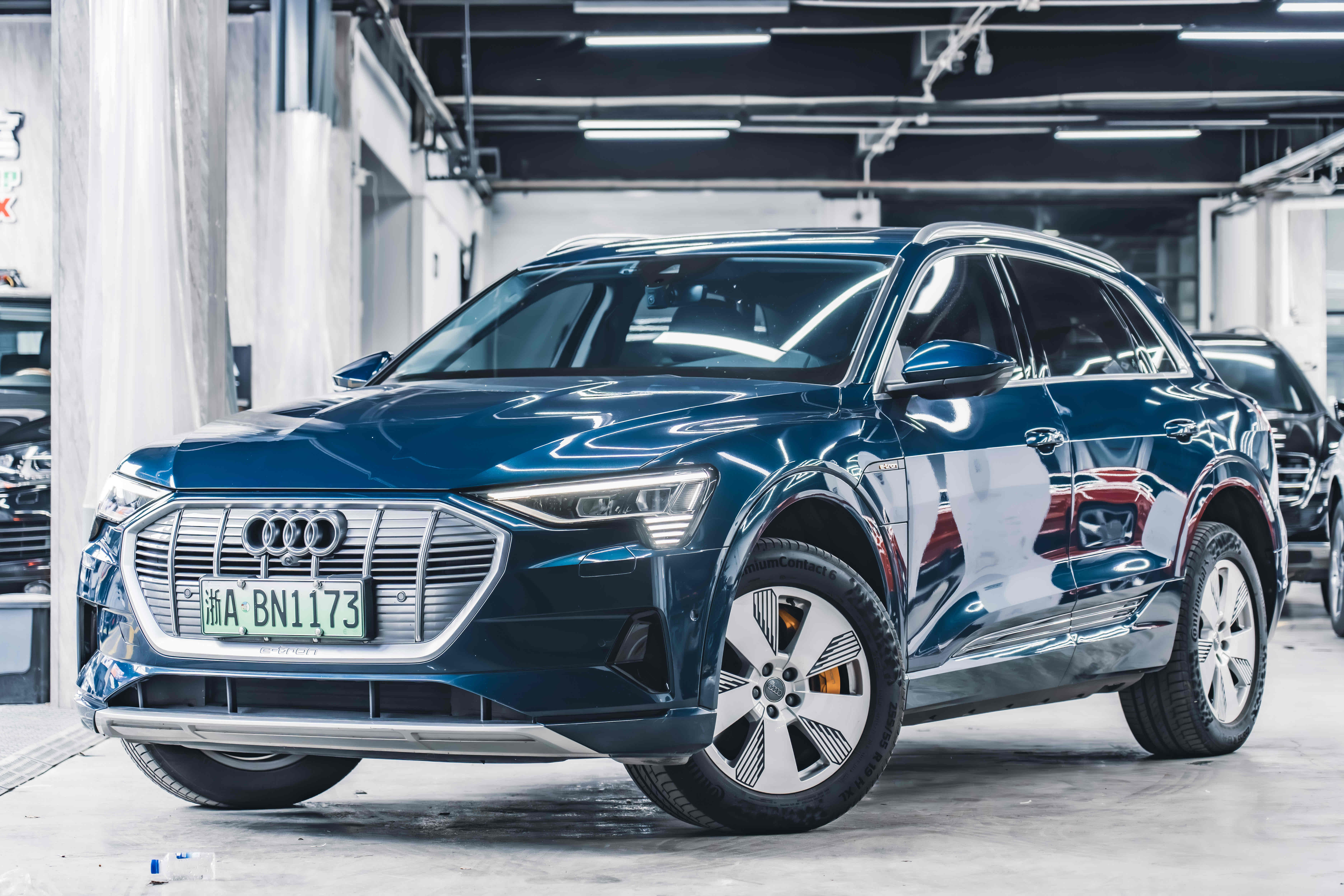 Audi e-tron (Imported) 2020 car image #2