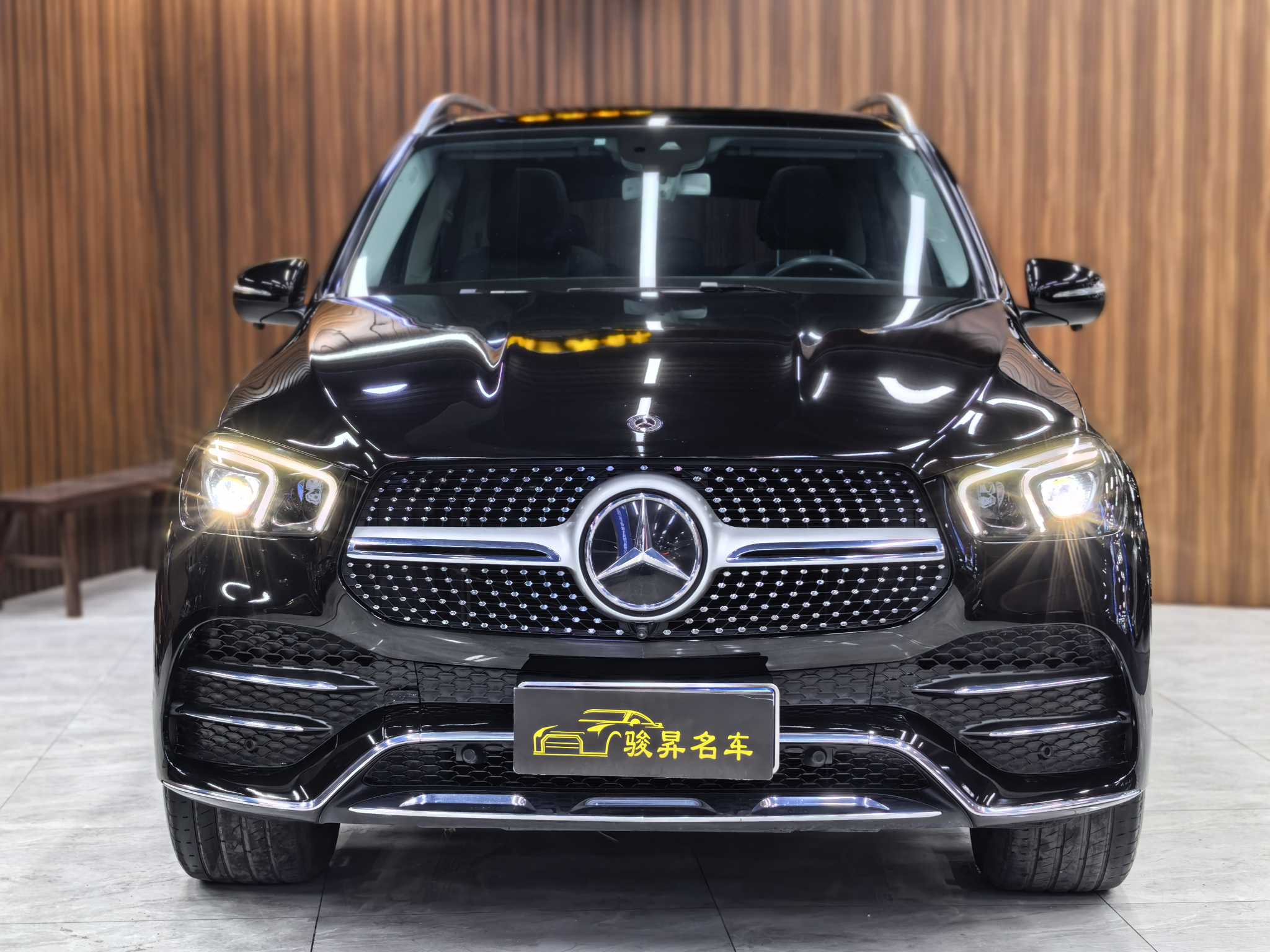 Mercedes-Benz GLE Class 2020 car image #2