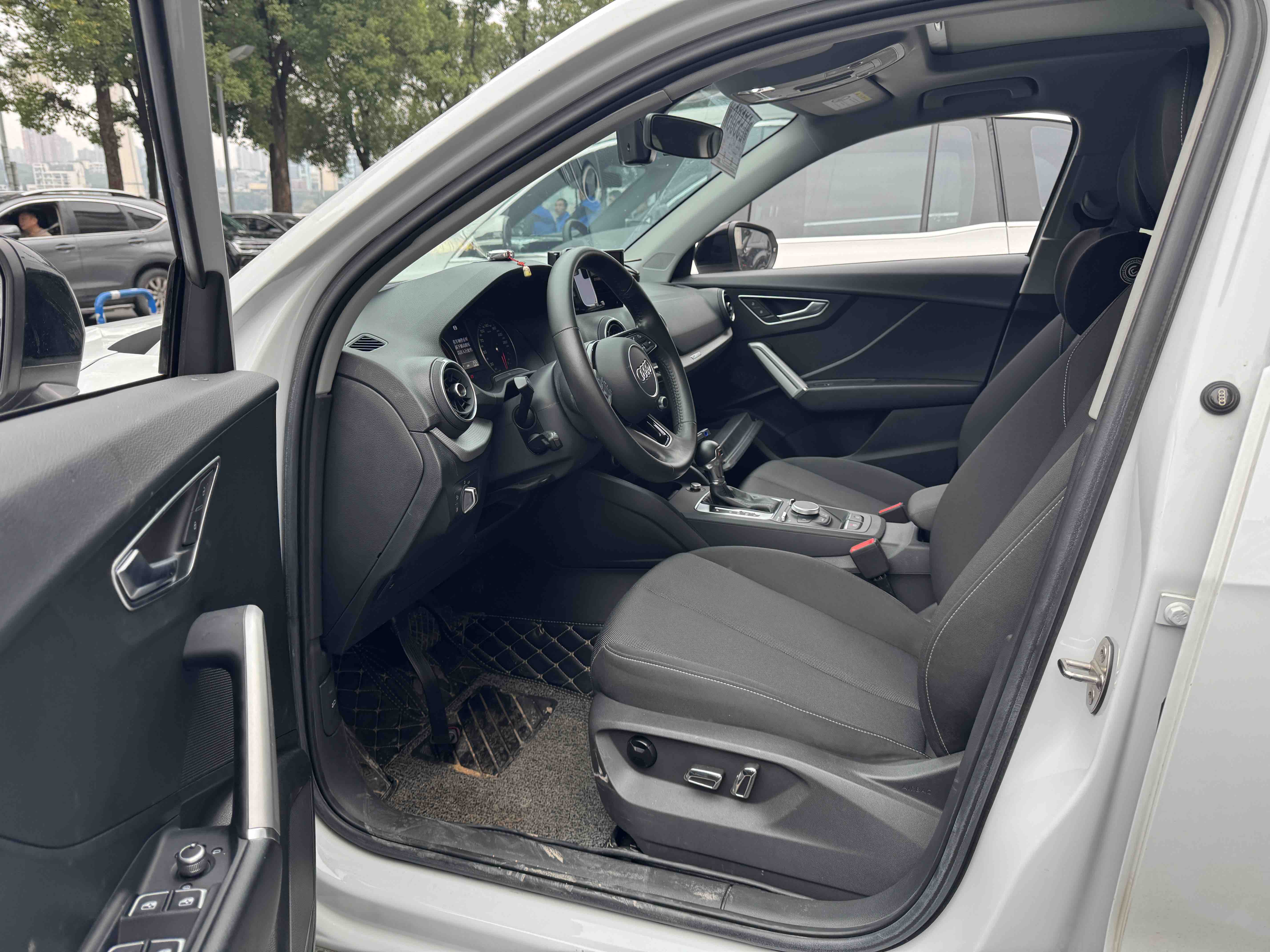 Q2L 2021 car image #2