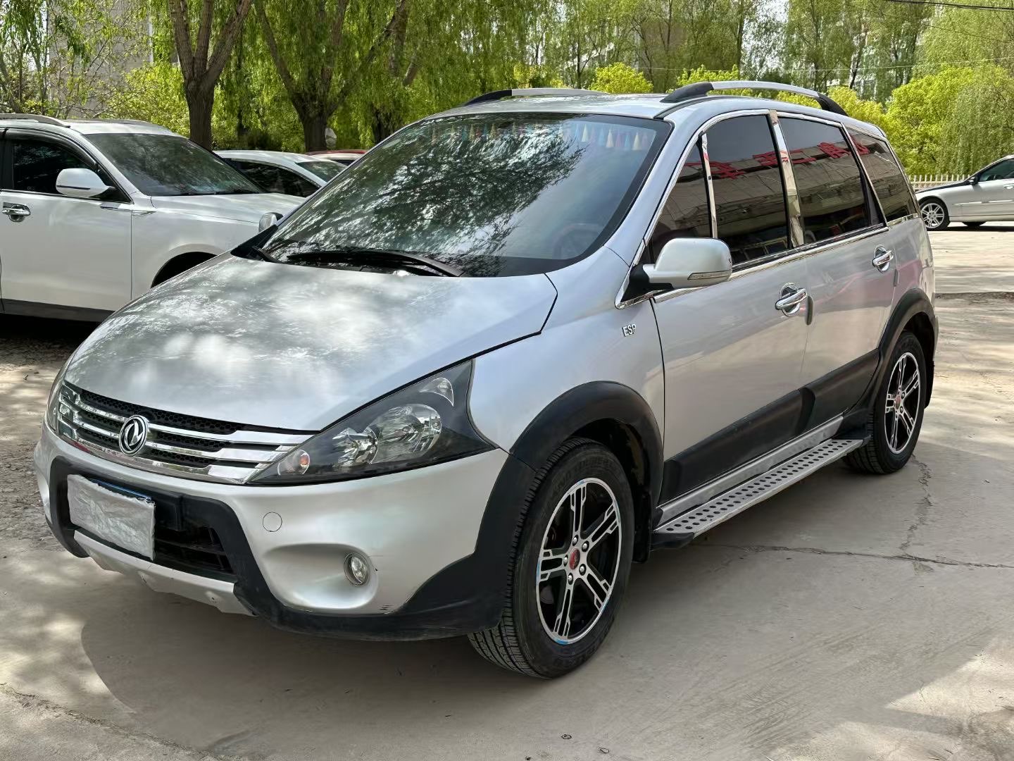 Forthing JOYEAR SUV 2012 car image #2