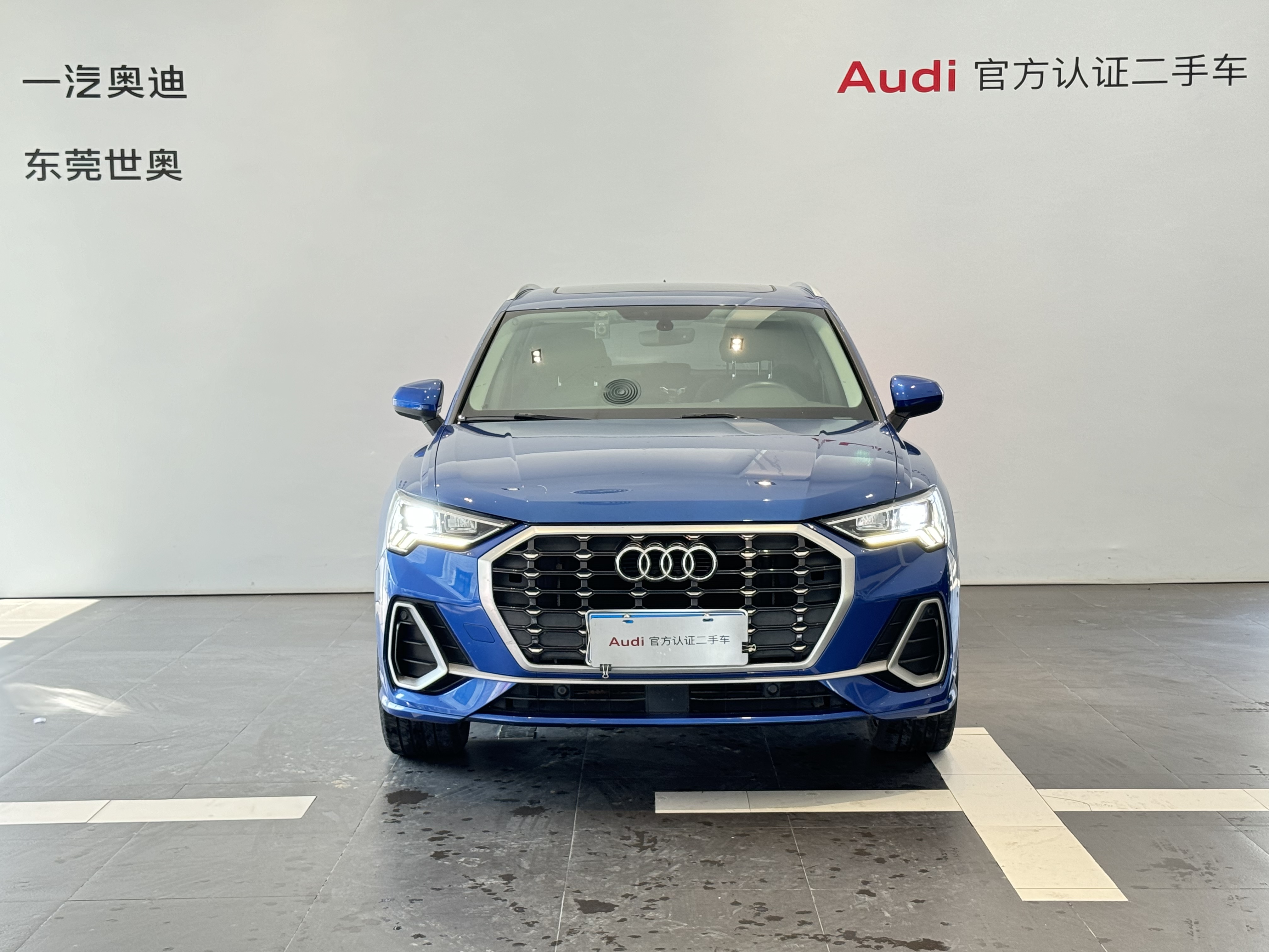 Audi Q3 2020 car image #2
