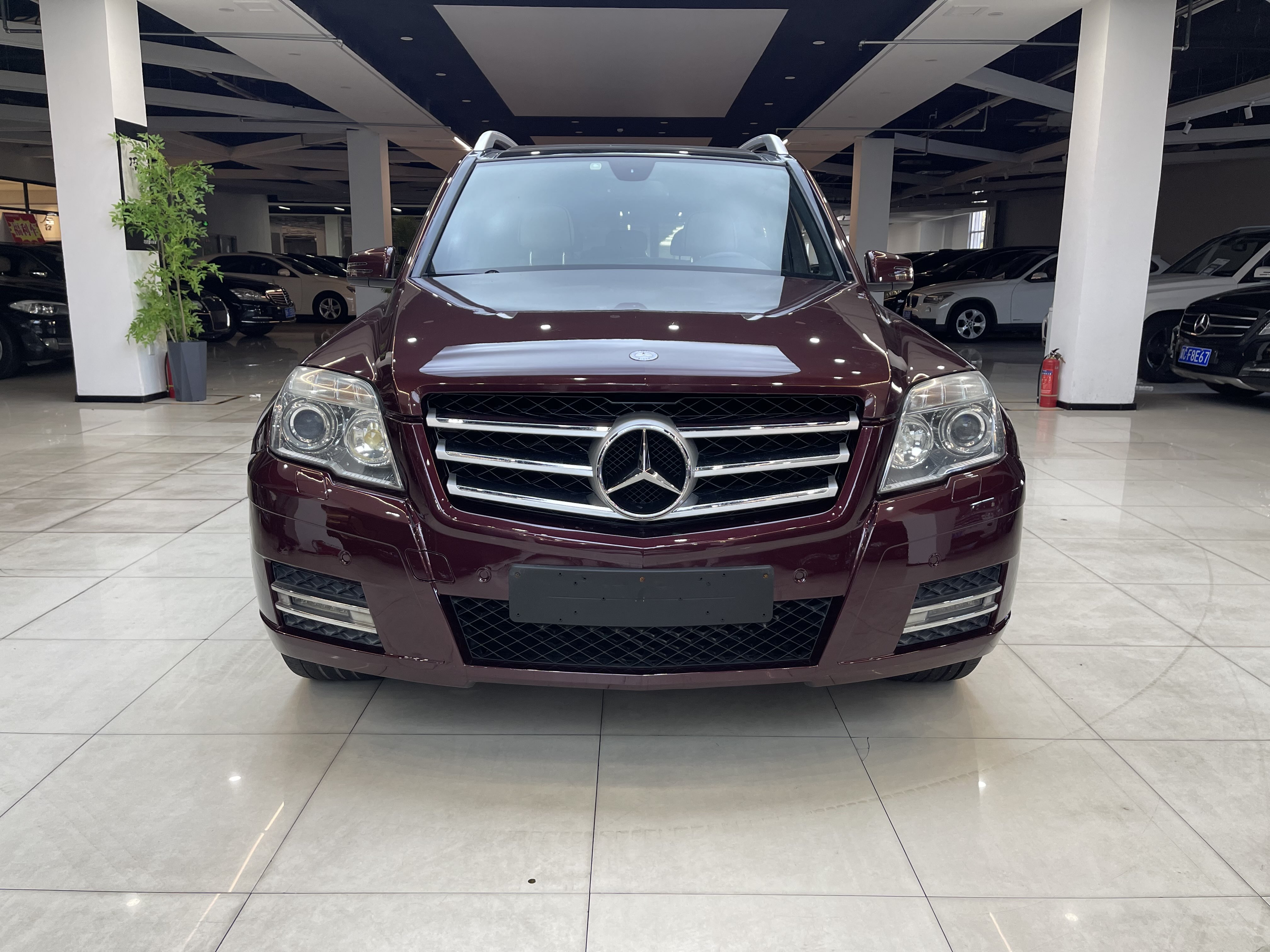 Mercedes-Benz GLK Class (Imported) 2010 car image #2