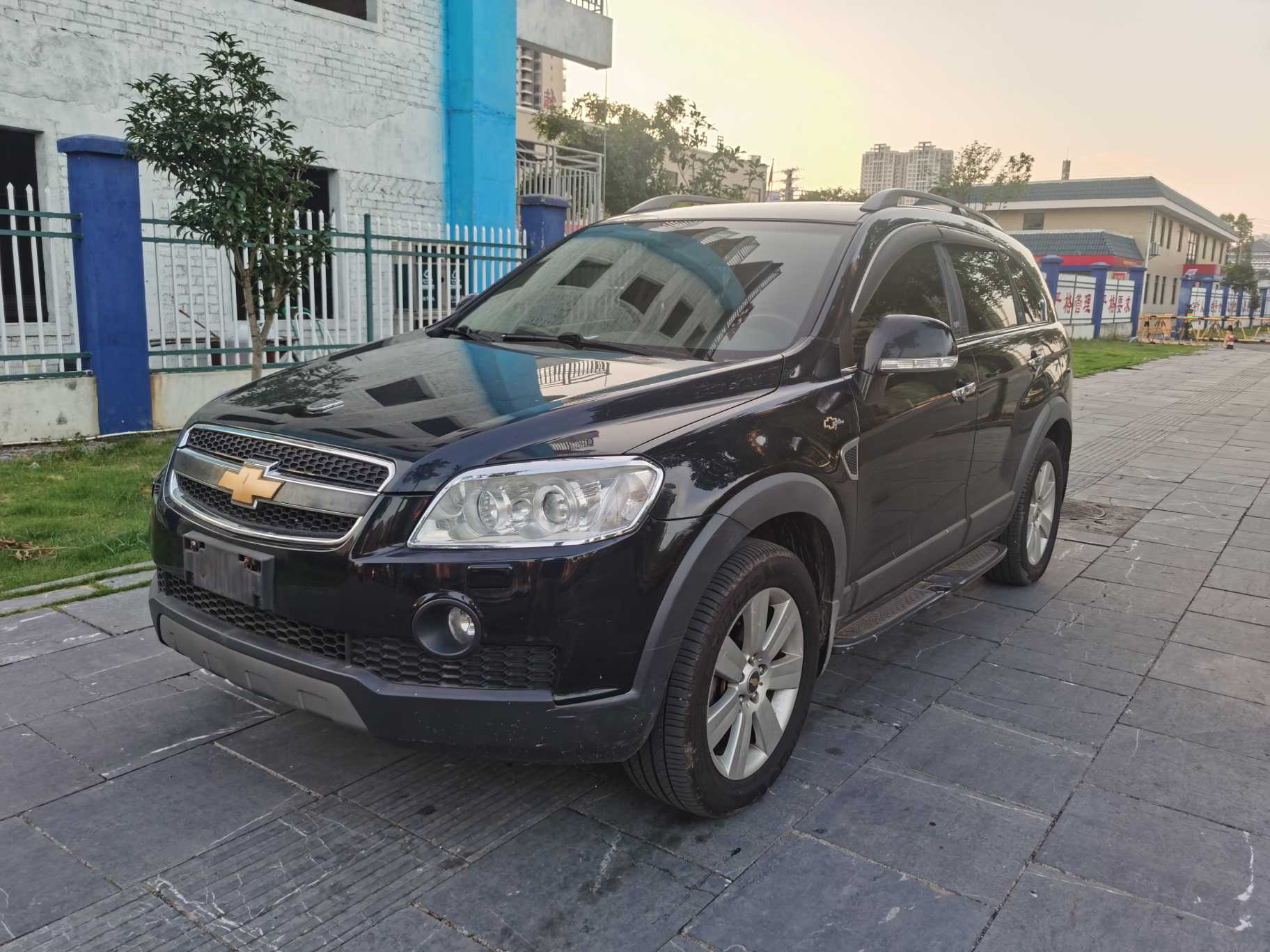 Chevrolet Captiva (Imported) 2010 car image #2