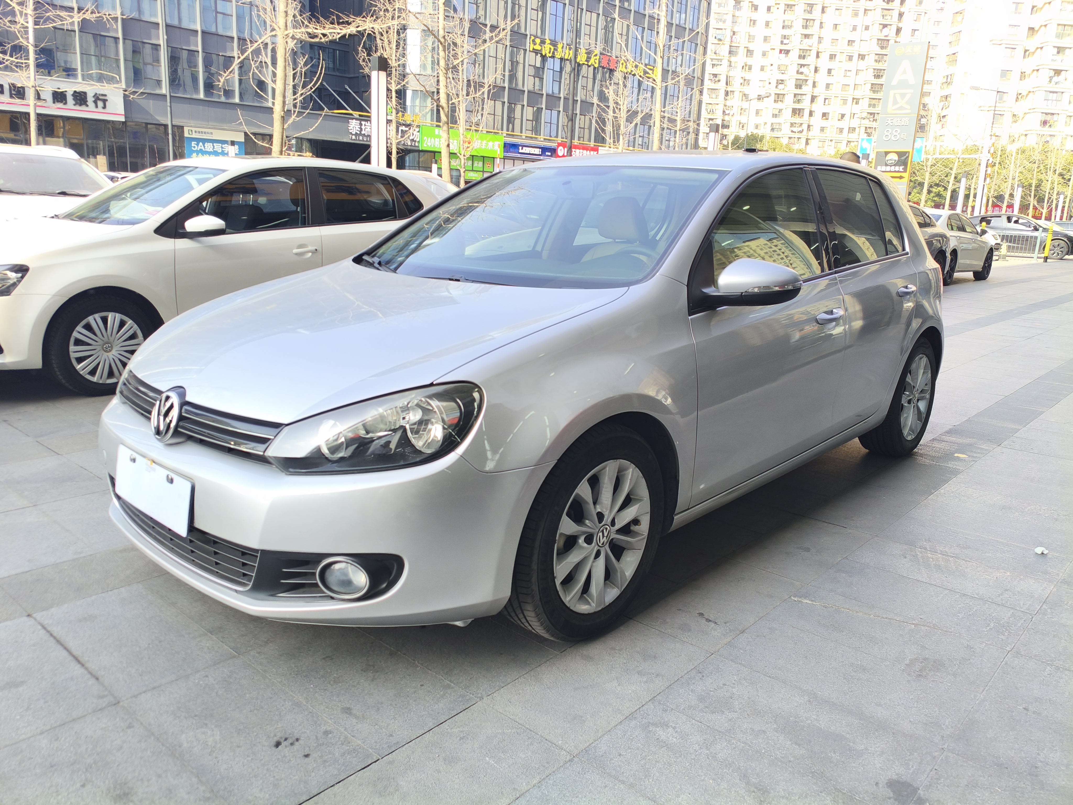 Volkswagen Golf 2010 изображение автомобиля #2