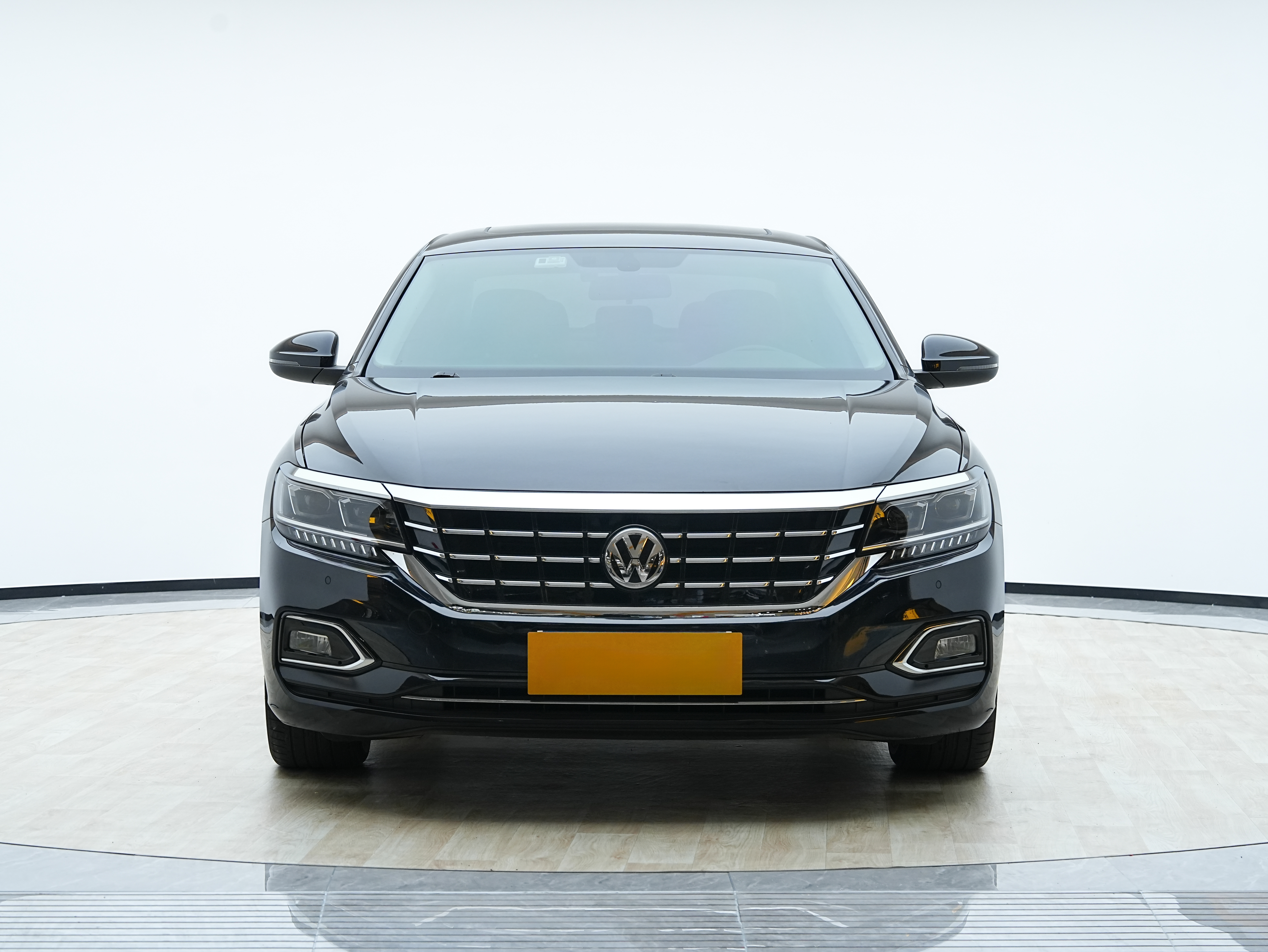 Volkswagen Passat 2020 immagine di auto #2