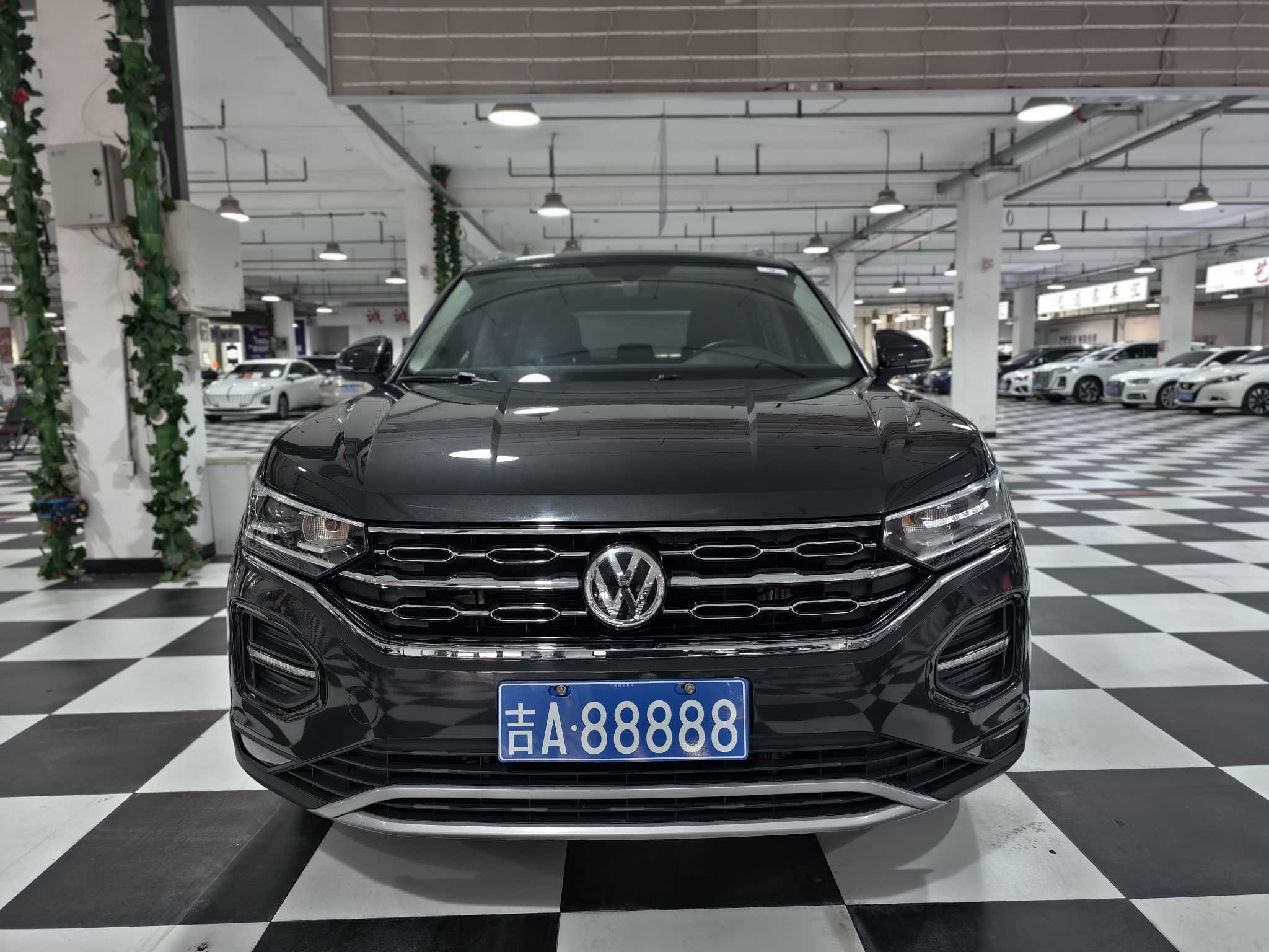 Volkswagen Tayron 2020 car image #2