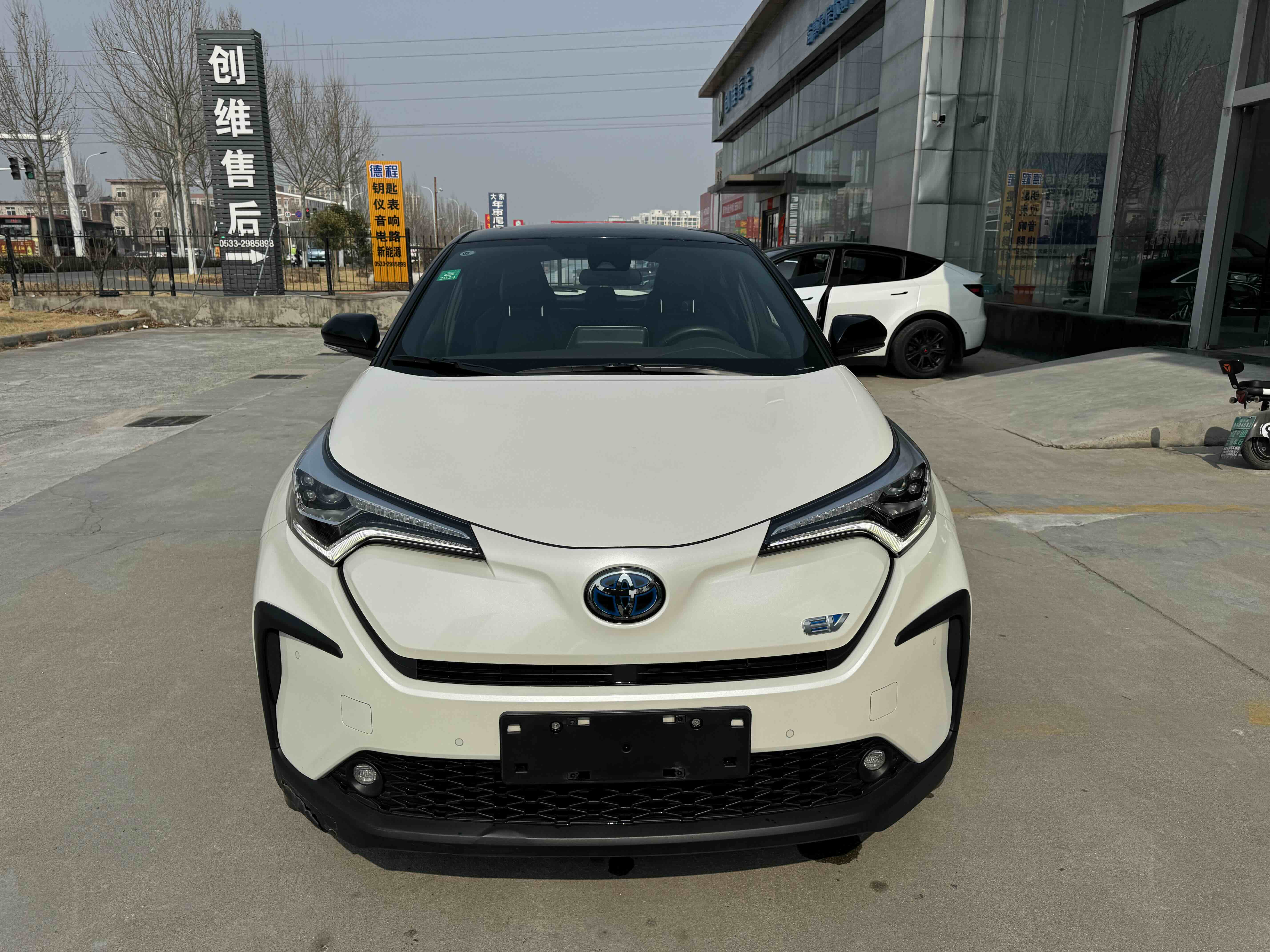 Toyota C-HR EV 2020 car image #2