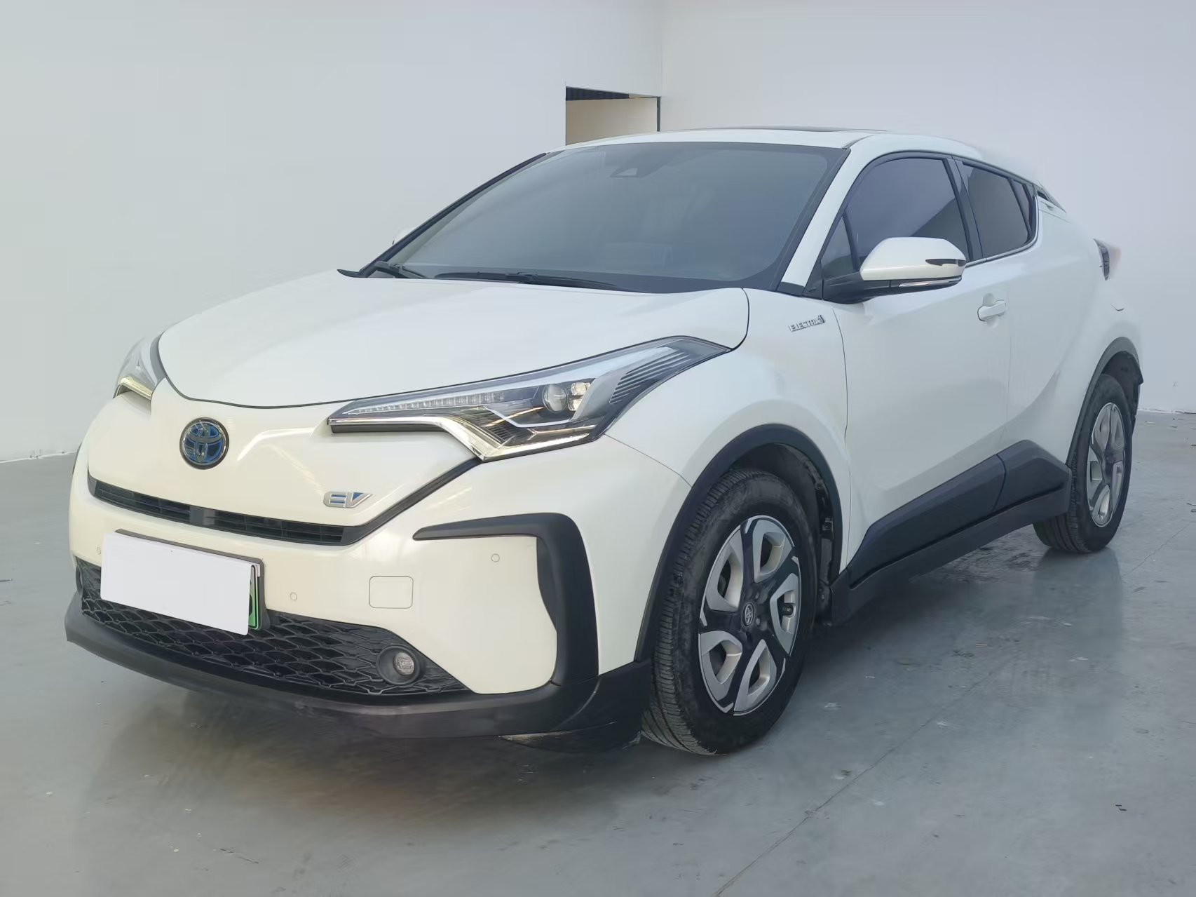 Toyota C-HR EV 2020 immagine di auto #2