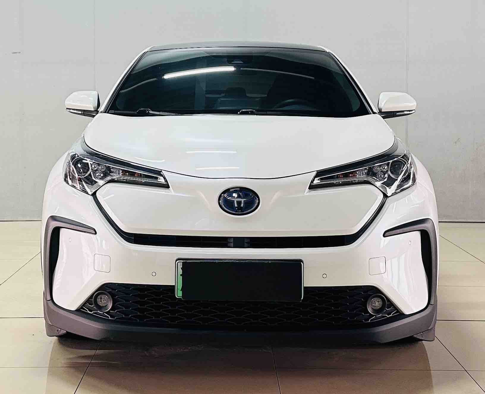 Toyota C-HR EV 2021 immagine di auto #2